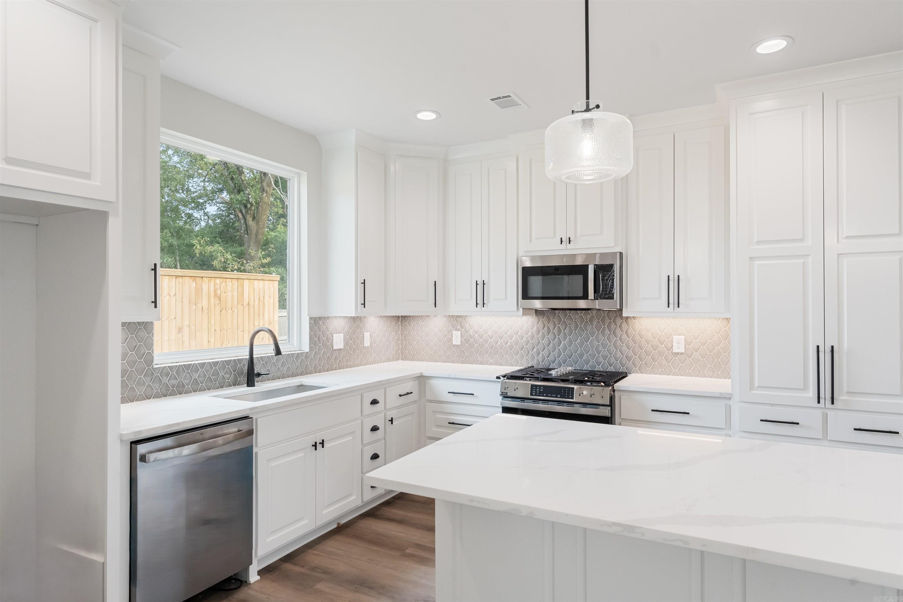 HUNTER CROSSING - Residential