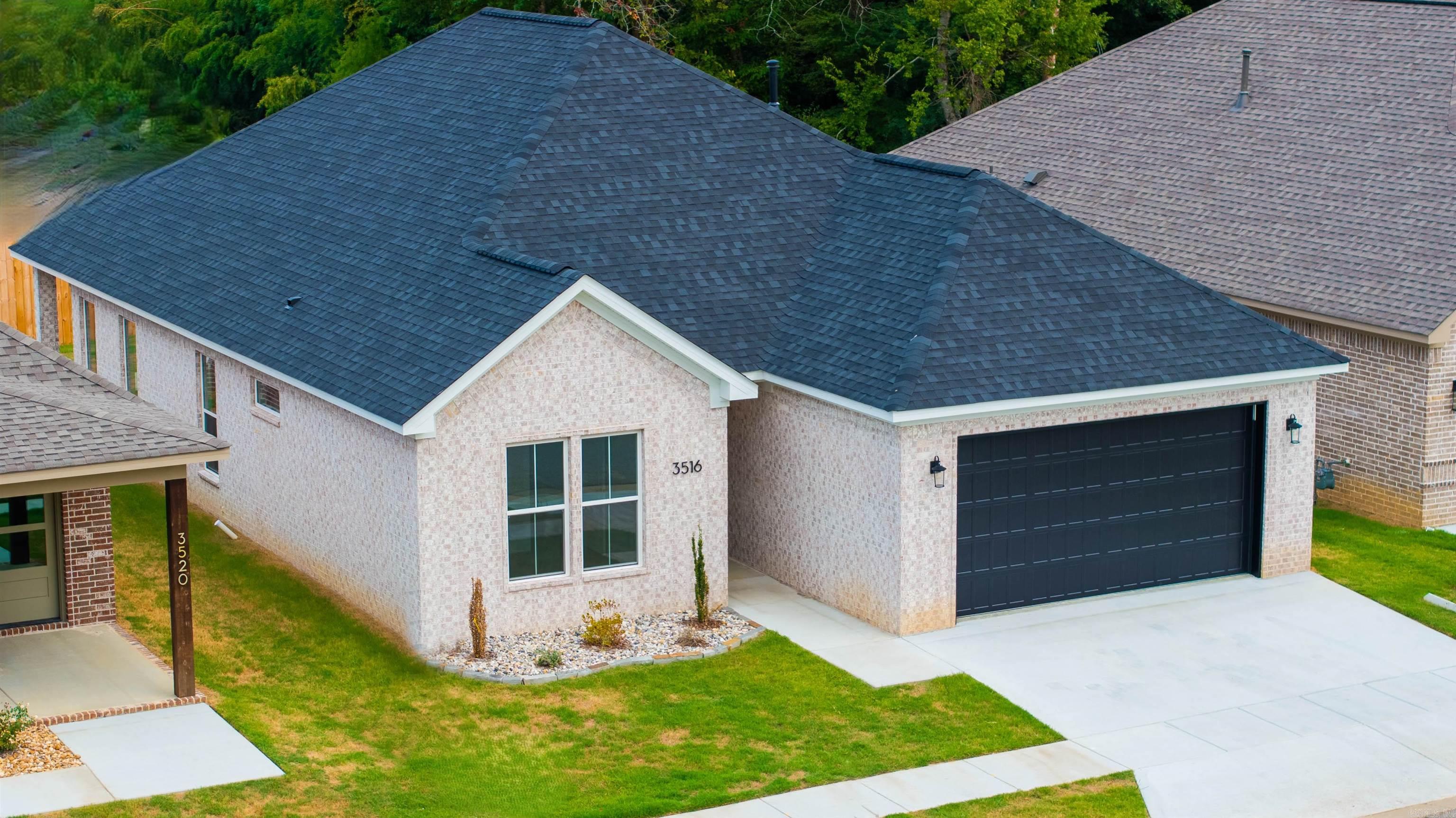HUNTER CROSSING - Residential