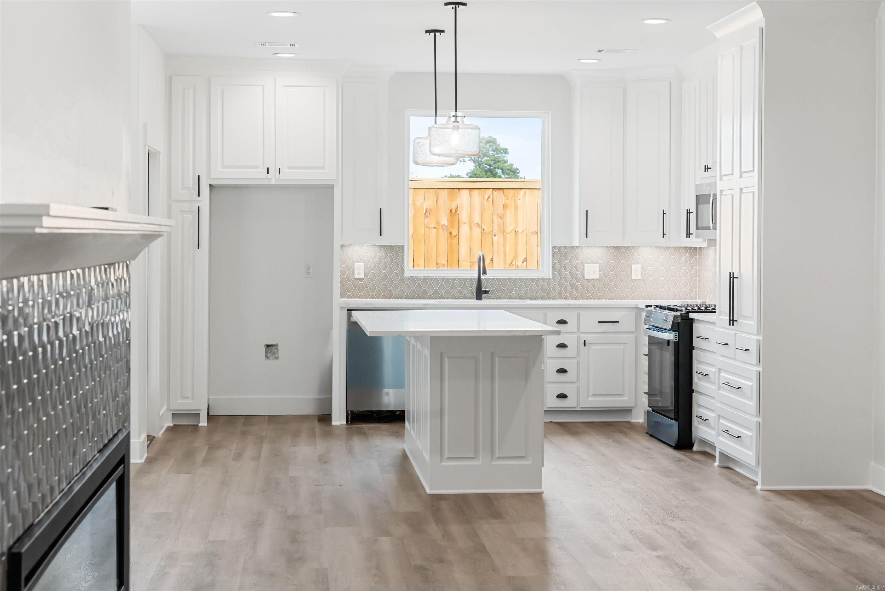 HUNTER CROSSING - Residential