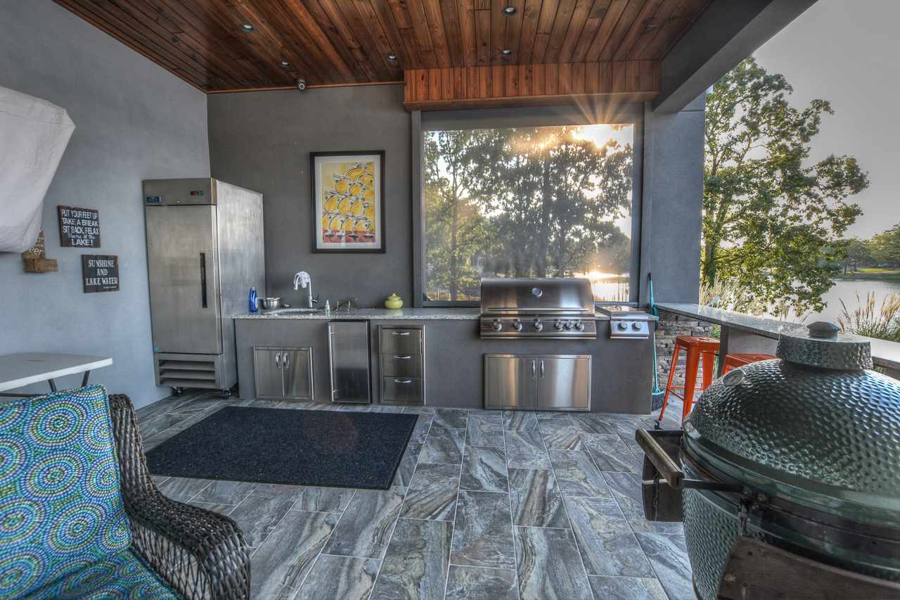 Point on Wilson Point - Residential
