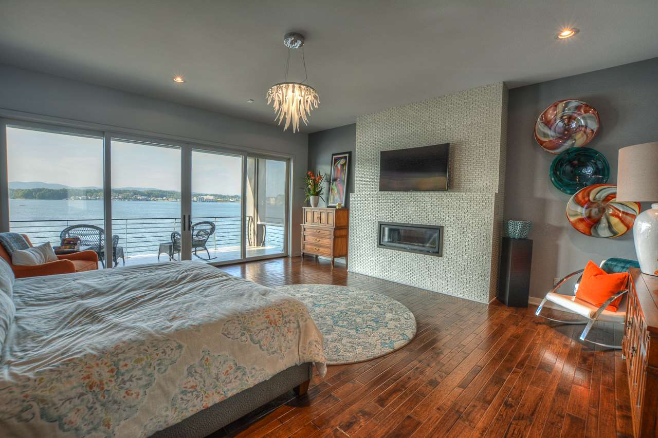 Point on Wilson Point - Residential