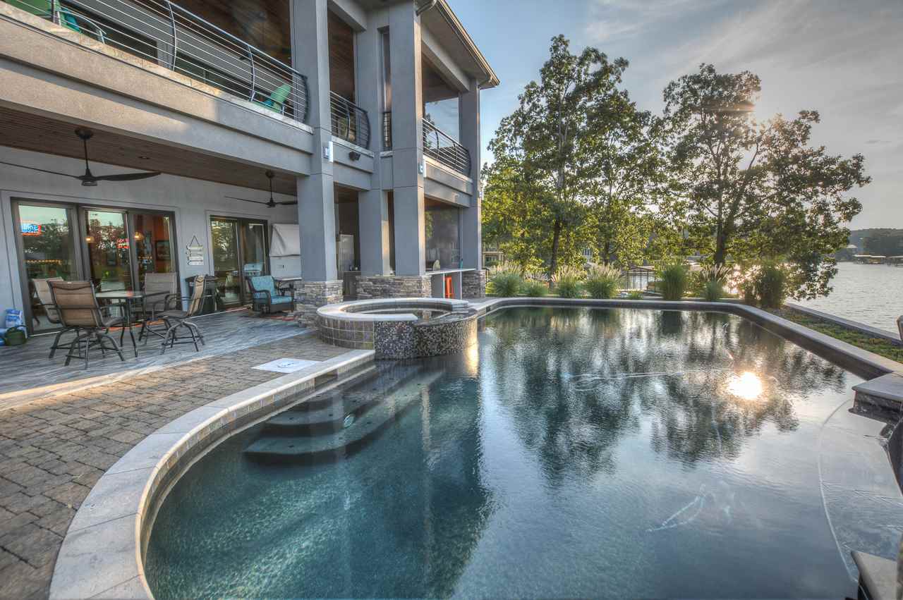 Point on Wilson Point - Residential