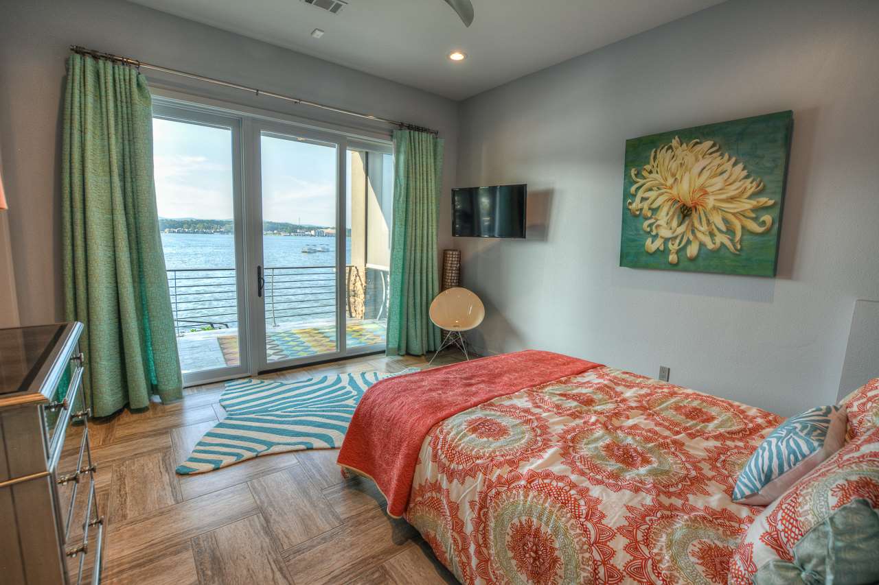Point on Wilson Point - Residential