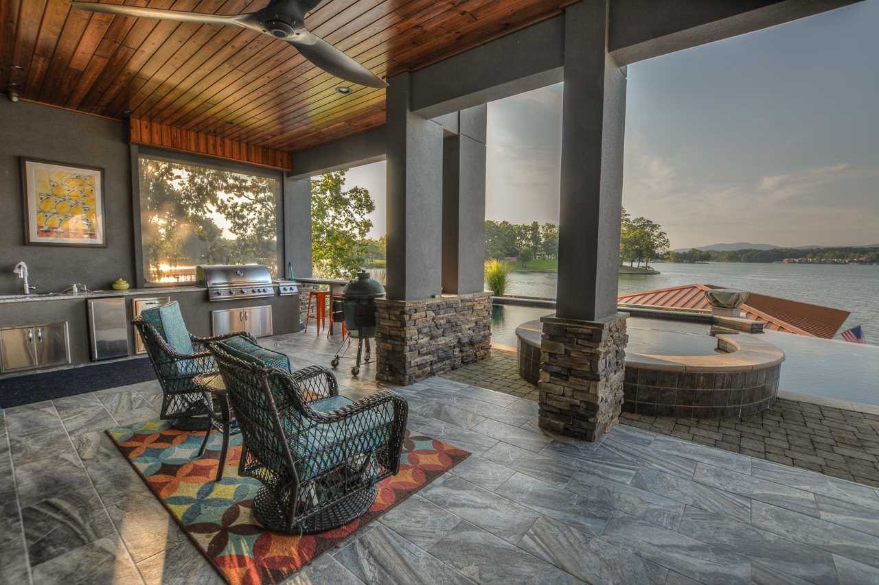 Point on Wilson Point - Residential