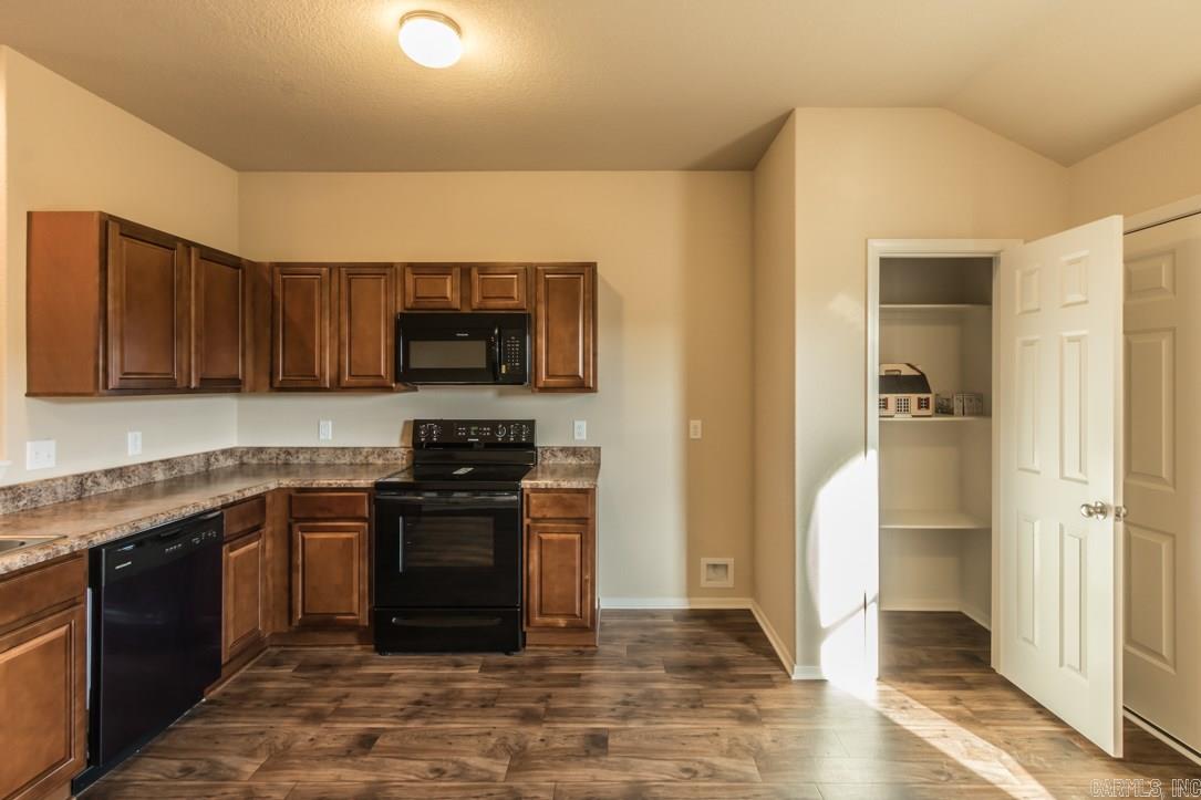WOODLANDS EDGE - Residential