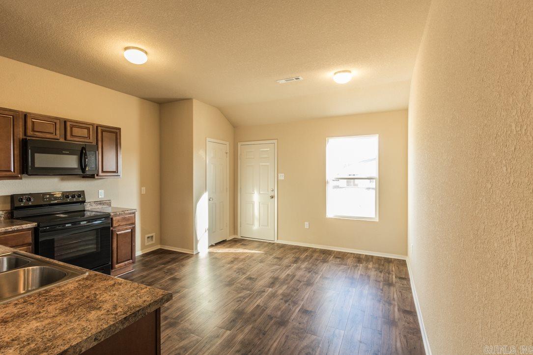 WOODLANDS EDGE - Residential