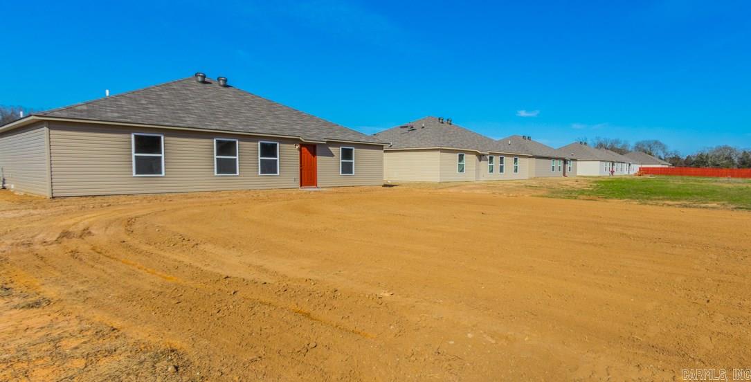 WOODLANDS EDGE - Residential