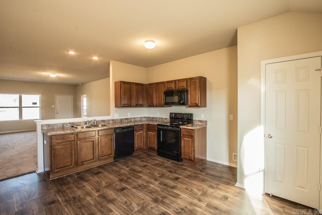 WOODLANDS EDGE - Residential