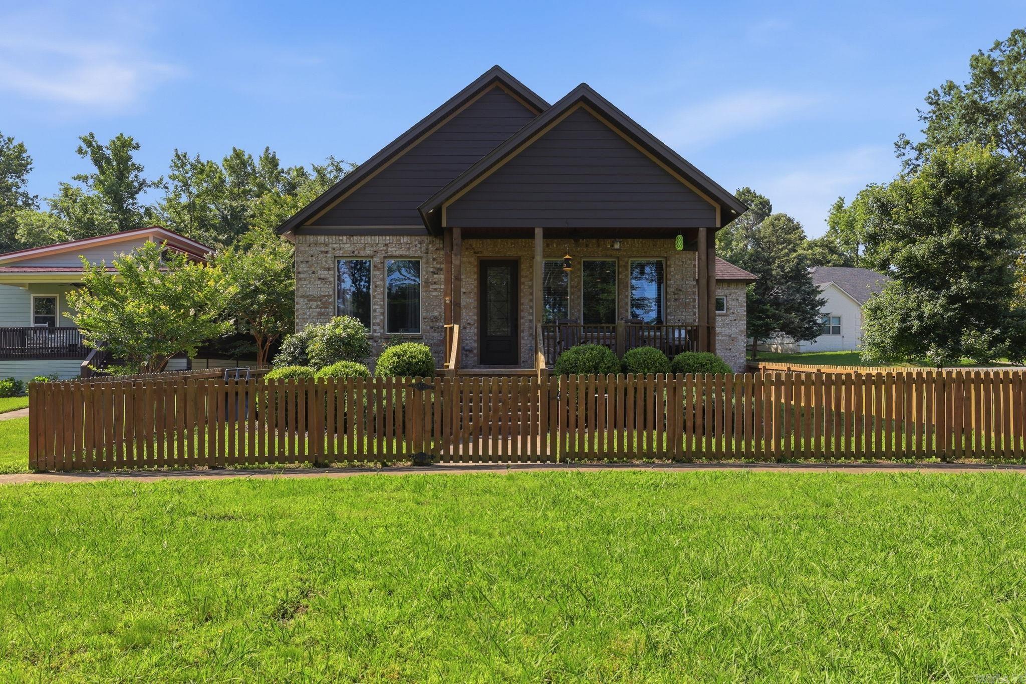 CREEK SIDE COTTAGES - Residential