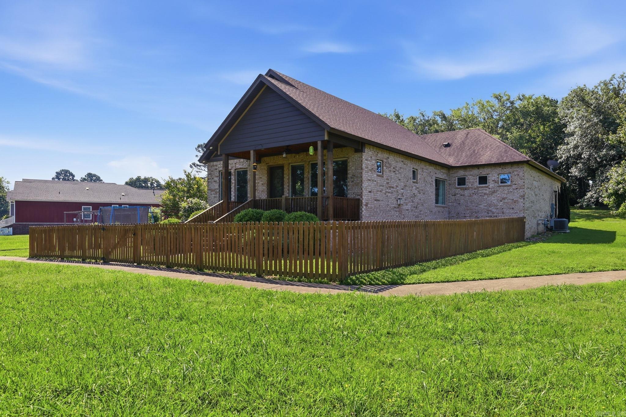 CREEK SIDE COTTAGES - Residential