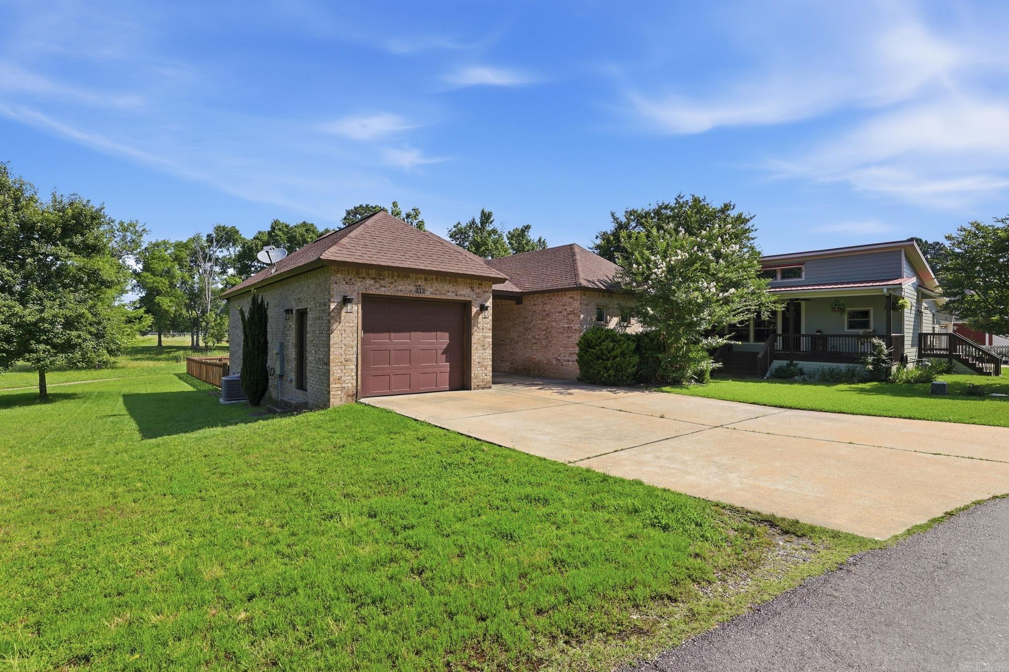 CREEK SIDE COTTAGES - Residential