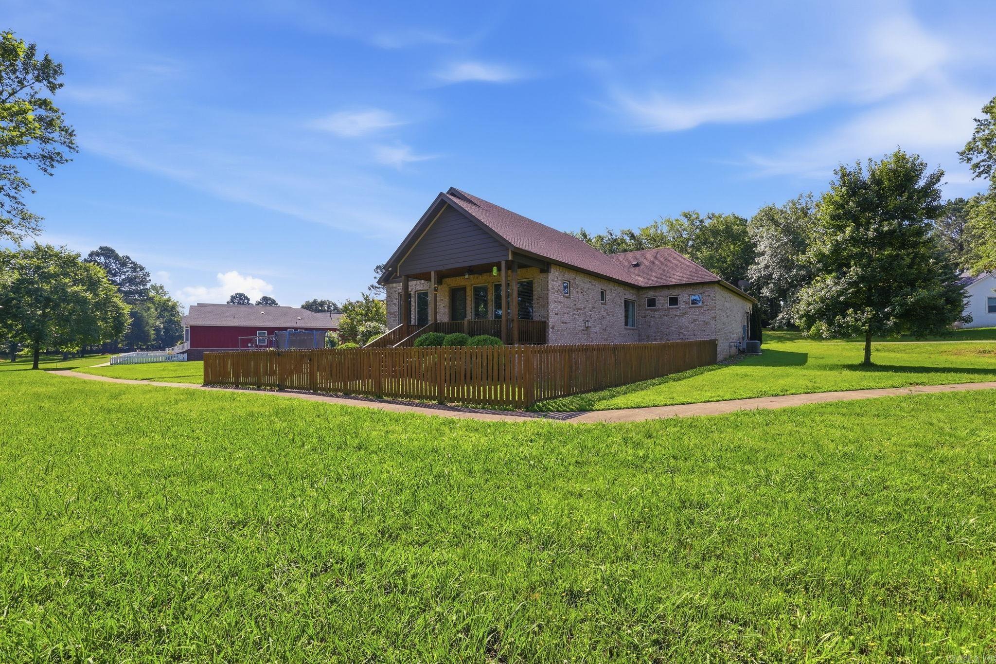CREEK SIDE COTTAGES - Residential