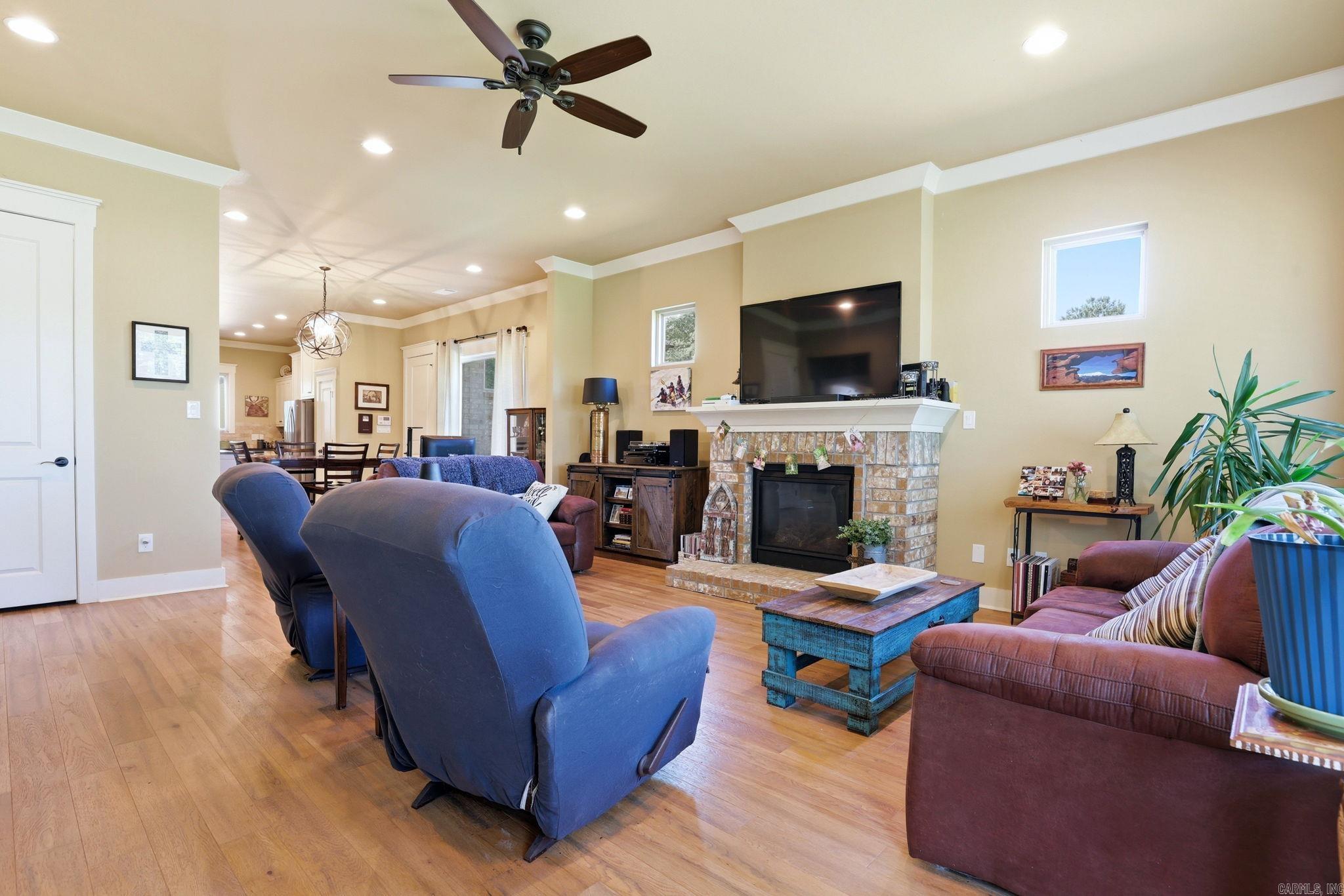 CREEK SIDE COTTAGES - Residential