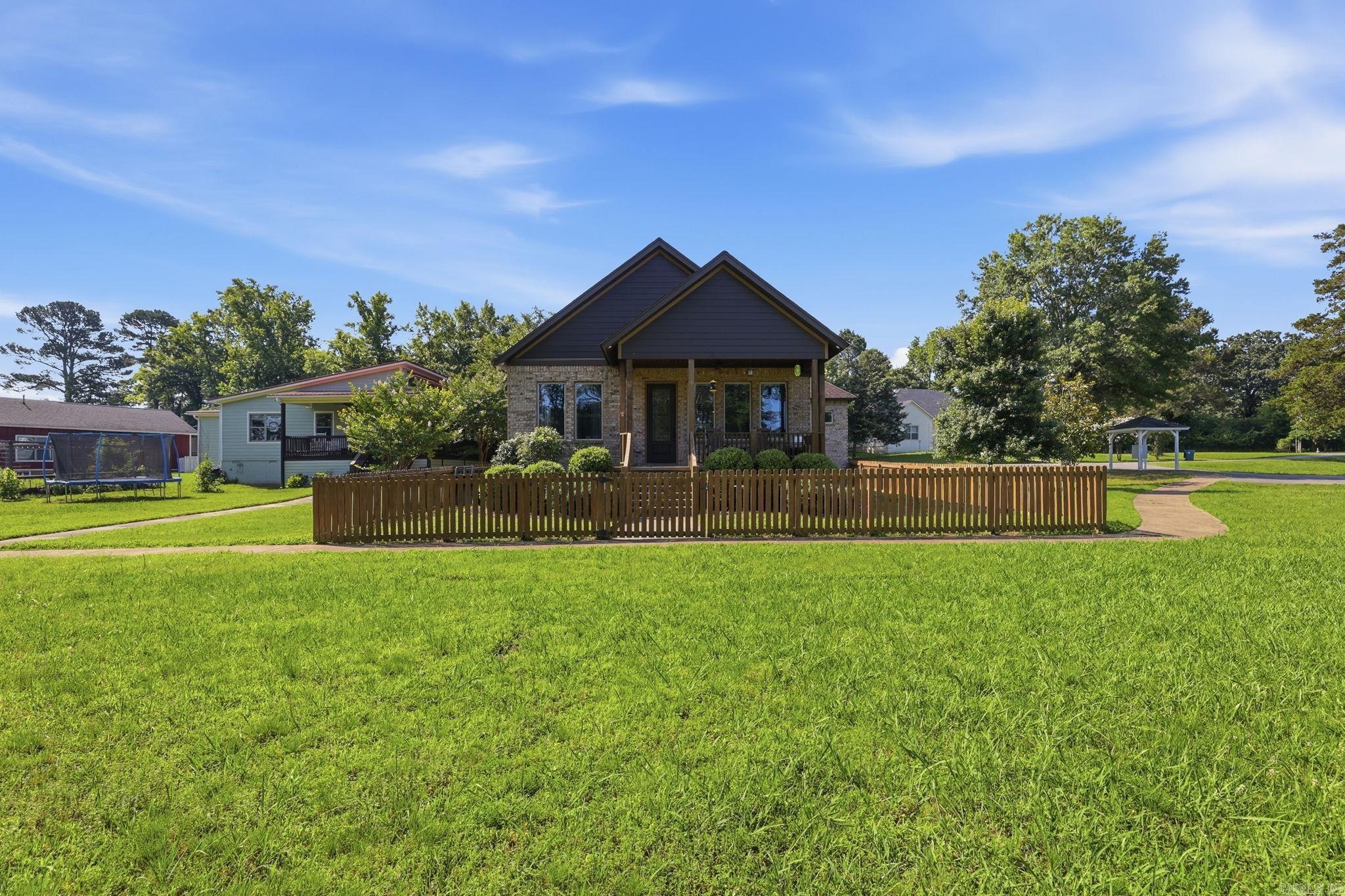CREEK SIDE COTTAGES - Residential