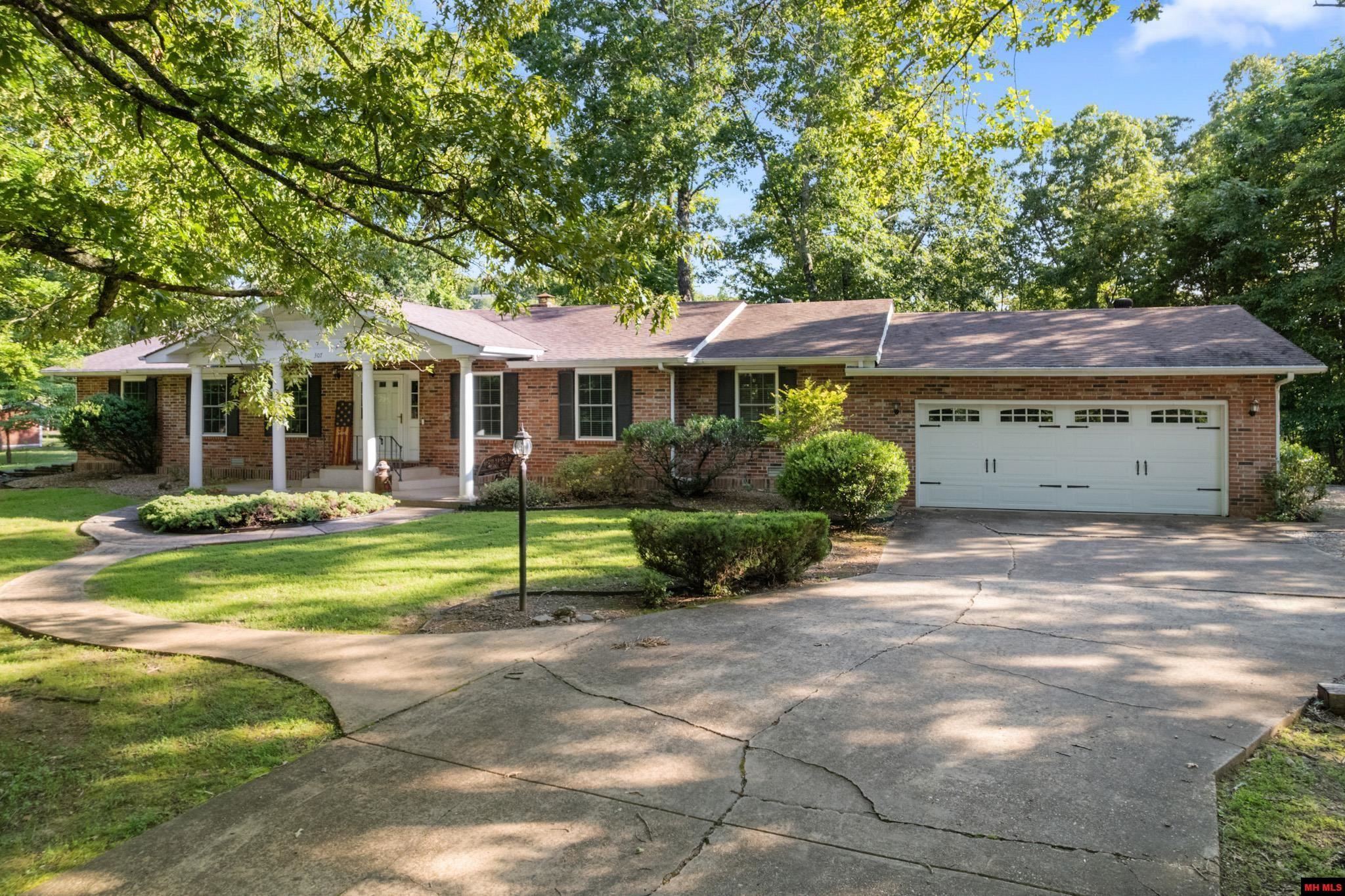 Discover your dream retreat in this charming 3-bedroom, 2.5-bath brick home, perfectly situated on 1.25 acres m/l in a serene subdivision. Surrounded by majestic shade trees and adjacent to a government strip, you’ll enjoy nightly encounters with local wildlife. This beautifully upgraded home features a custom kitchen with quartz countertops, a spacious pantry, new windows in 2024, new roof in 2025 and stunning renovated bathrooms, all complemented by stylish vinyl plank flooring throughout. Enjoy the fireplace on those chilly evenings or enjoy the outdoor patio space ideal for entertaining while listening to wildlife. The level, fenced backyard is ideal for your furry friends to roam freely. Do not miss this incredible opportunity to live, play, and unwind just moments from Bull Shoals Lake and a quick 2-minute drive to the fishing spots along the White River!