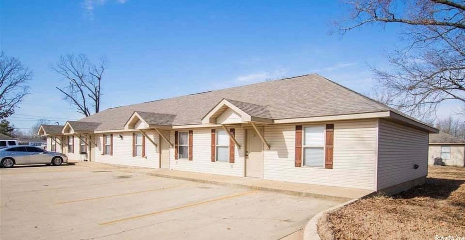 Two bedroom 1 bath unit for $750 rent. Unit comes with all appliances and a washer dryer hookup. Deposit required of $500. Pets welcome with breed and size restrictions and 2 max with vaccination records. Pet fee is $450 per pet. Unit accepts HUD vouchers and service animals.
