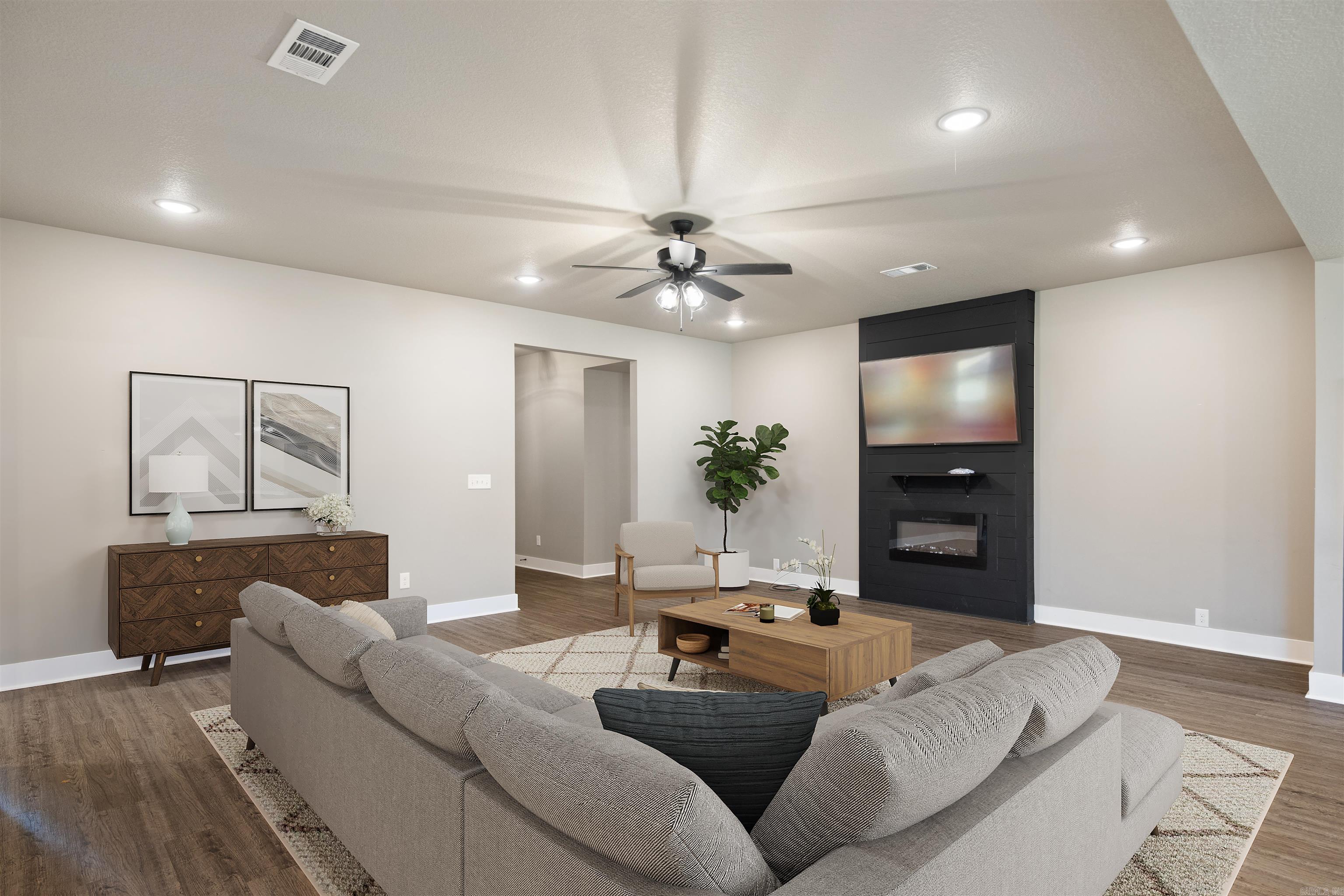 WHISPERING HILLS - Residential