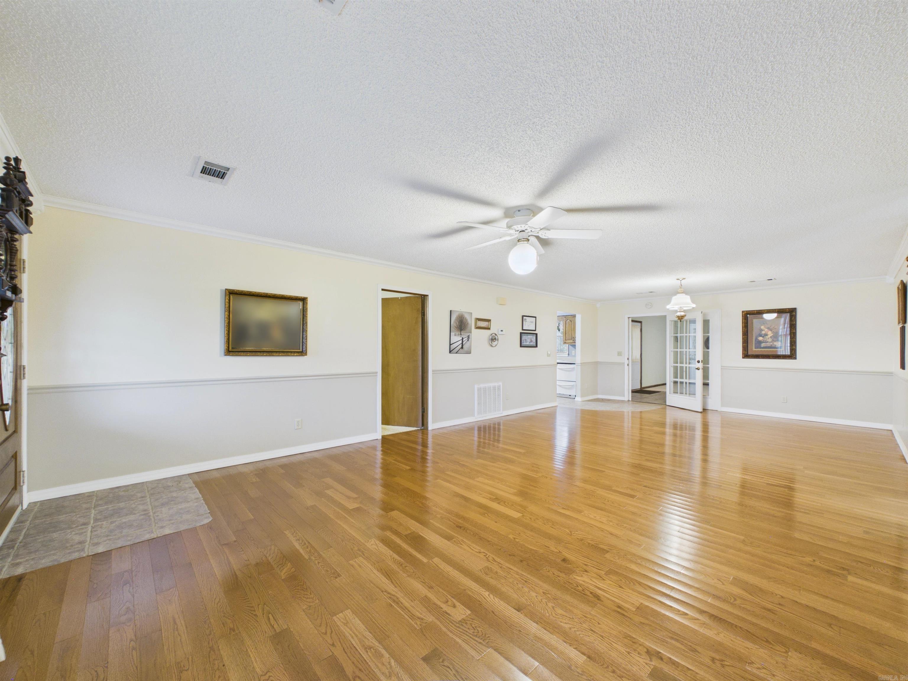 LAMAN SQUARE - Residential