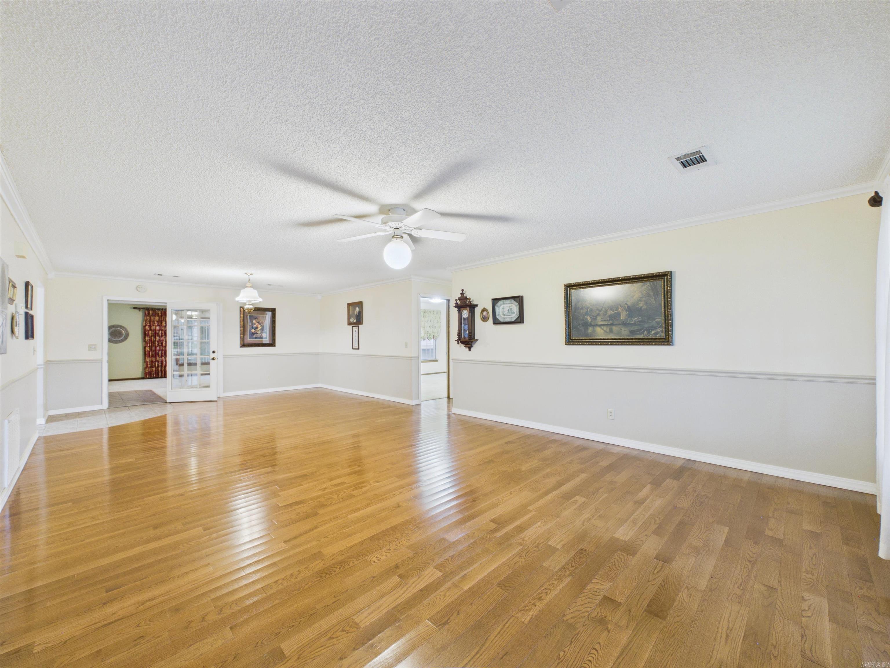 LAMAN SQUARE - Residential