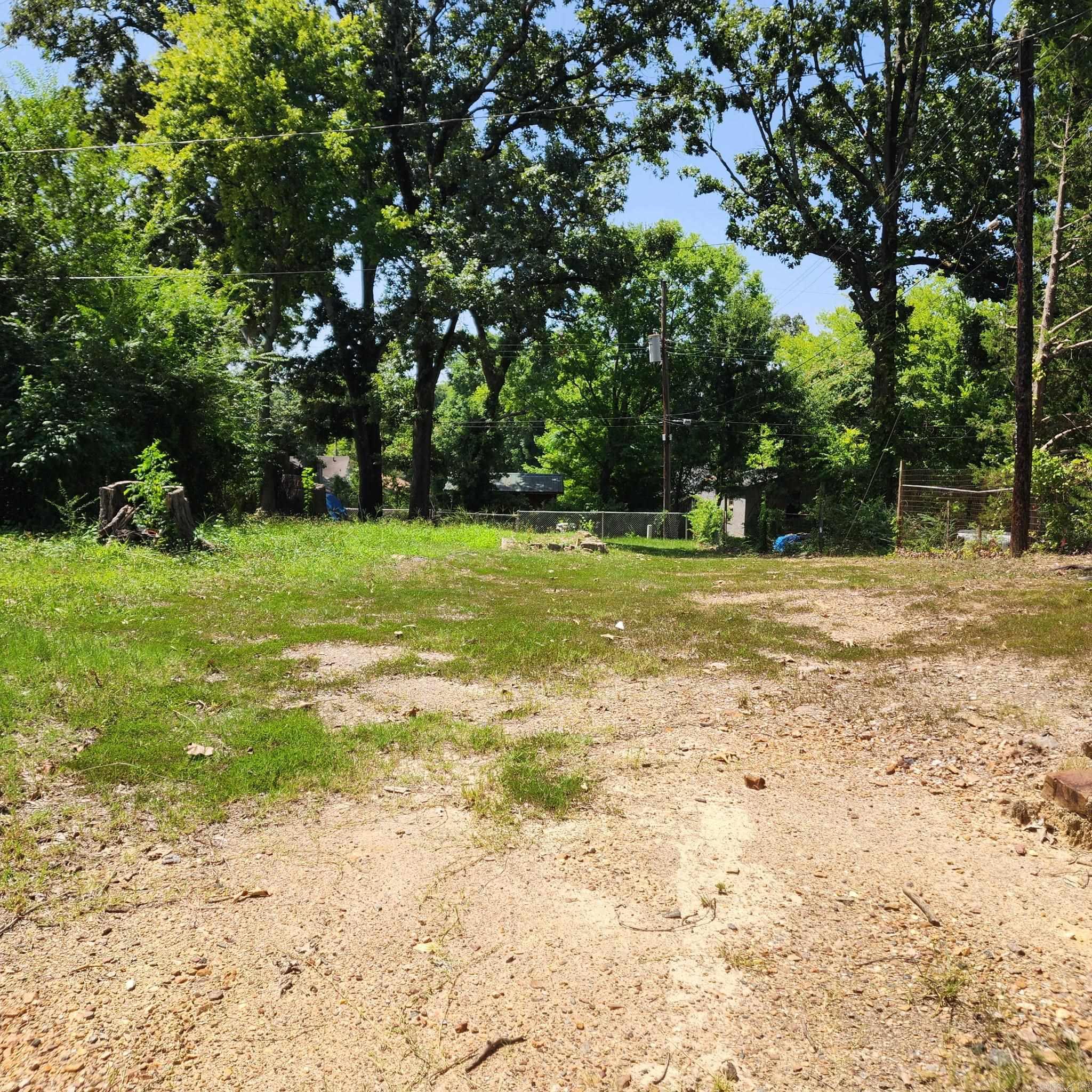 Elm - Land