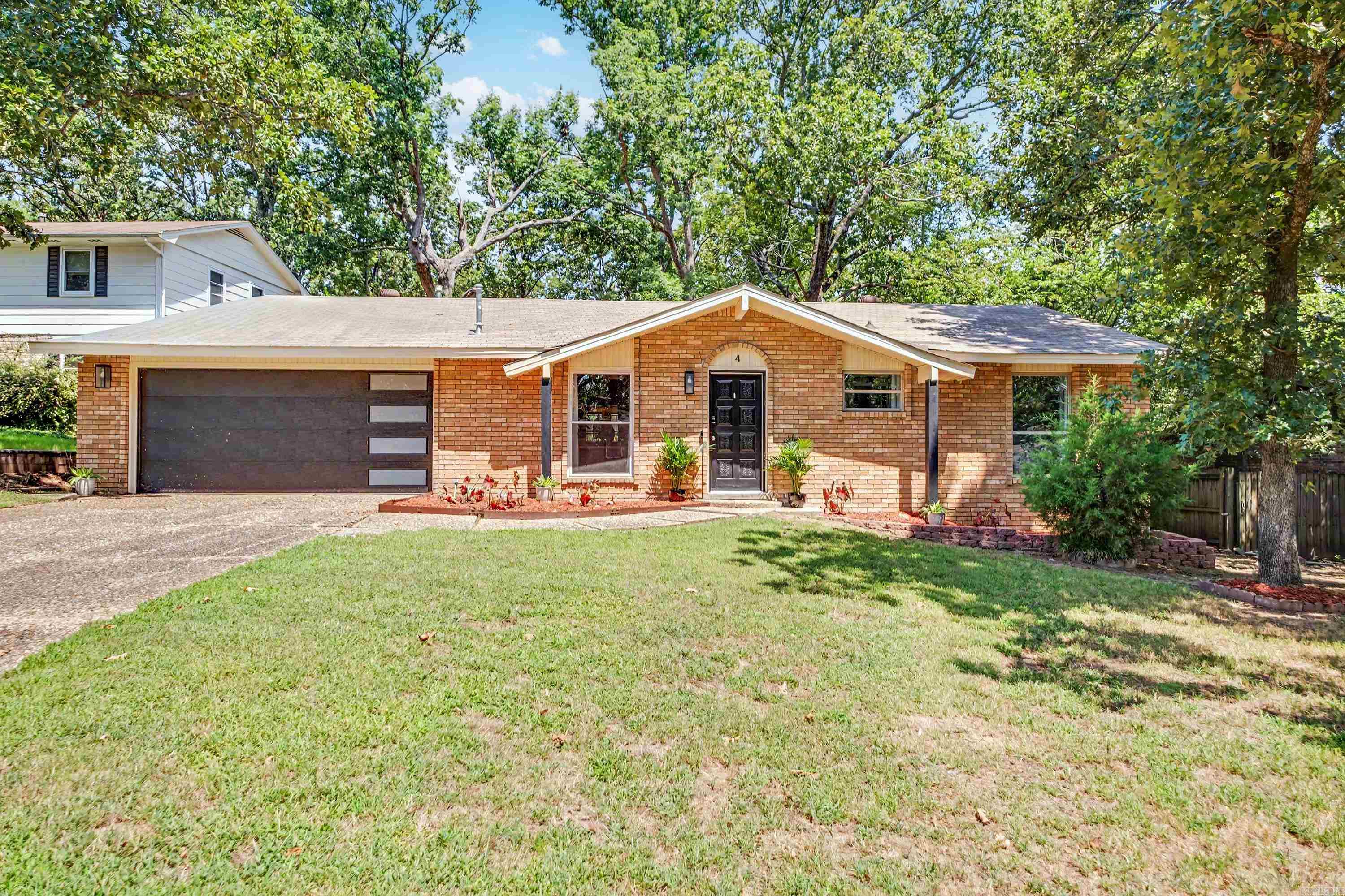 INDIAN HILLS - Residential