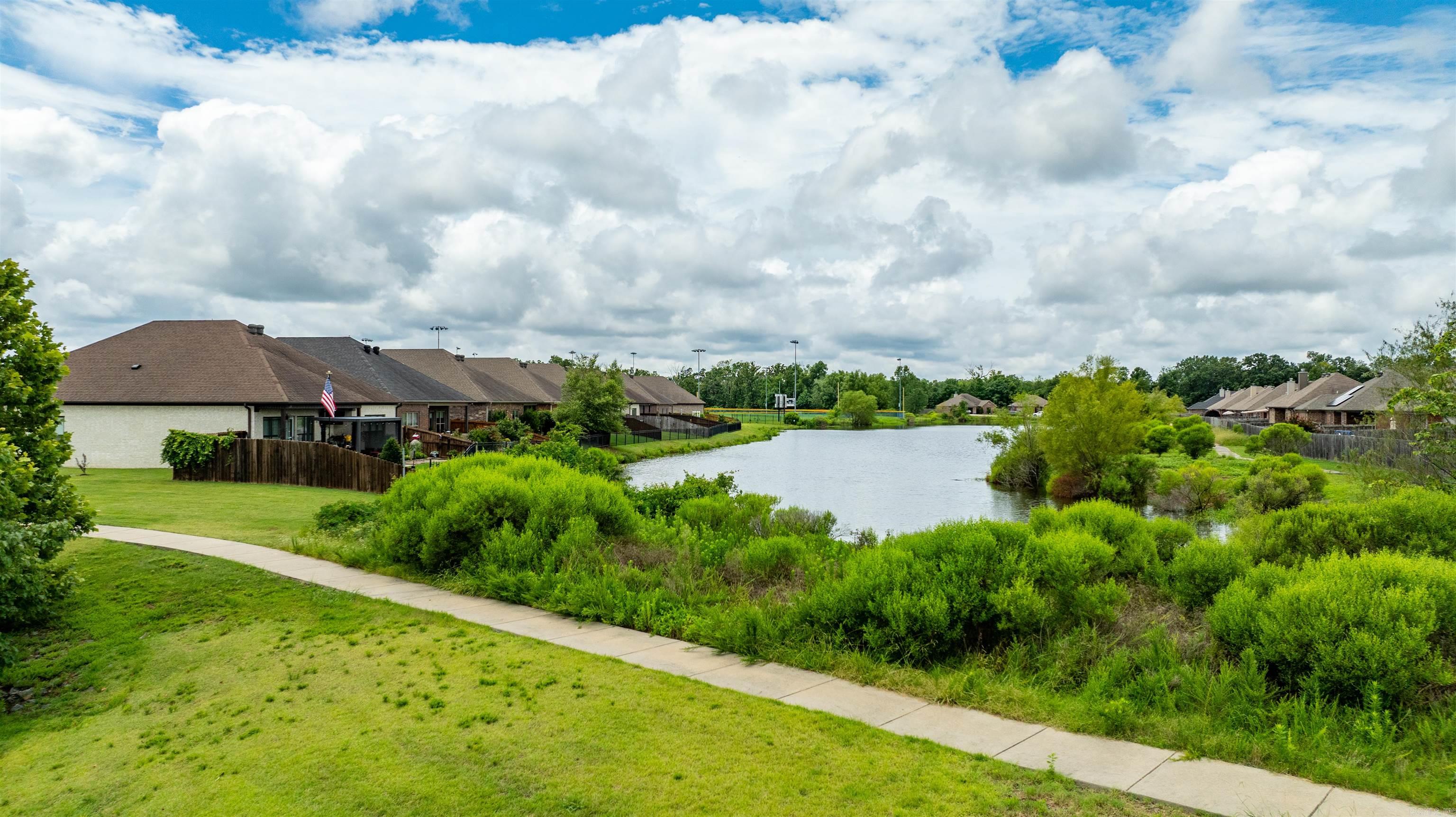 COUNTRY CLUB OF ARK THE - Residential