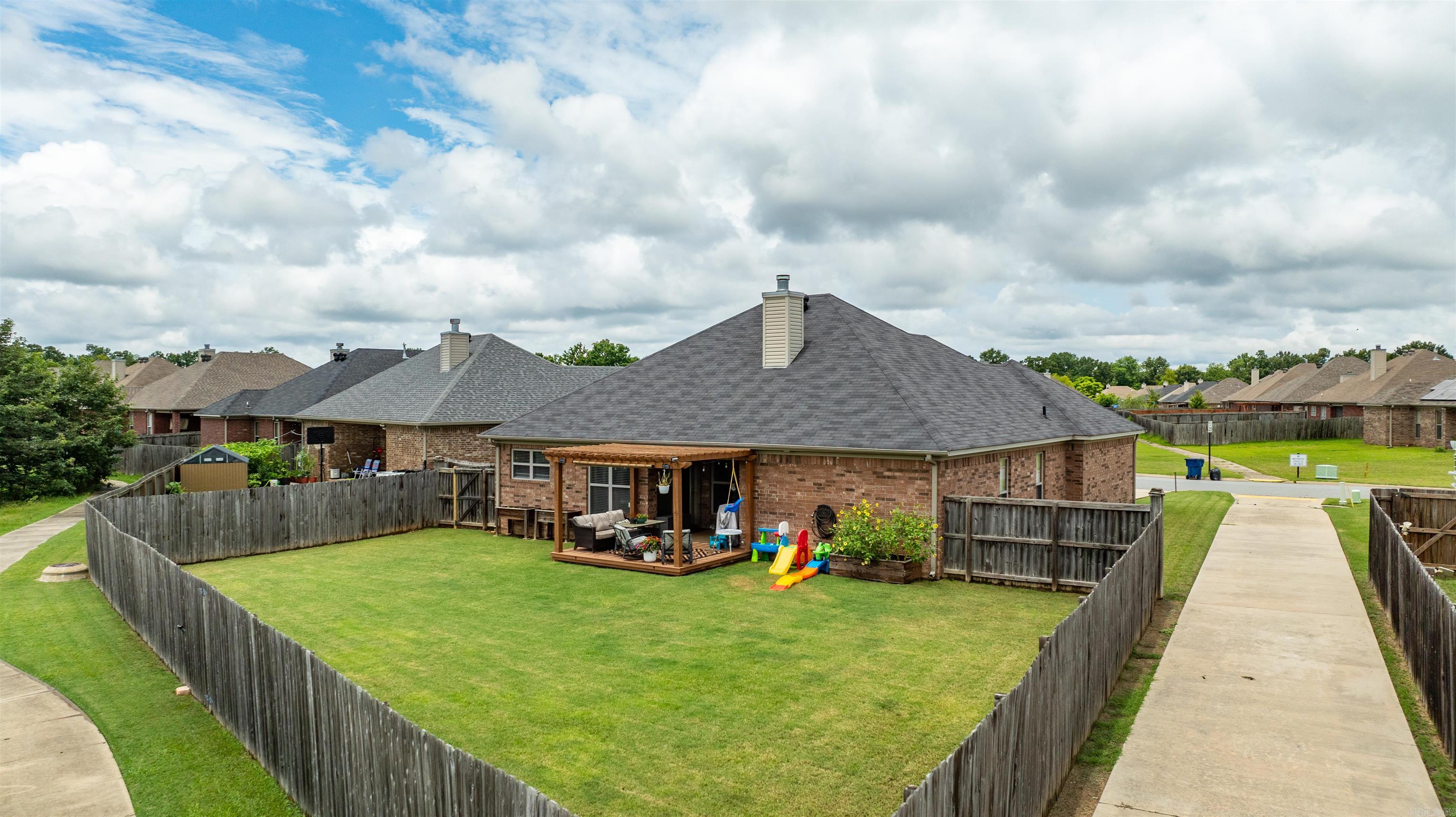 COUNTRY CLUB OF ARK THE - Residential