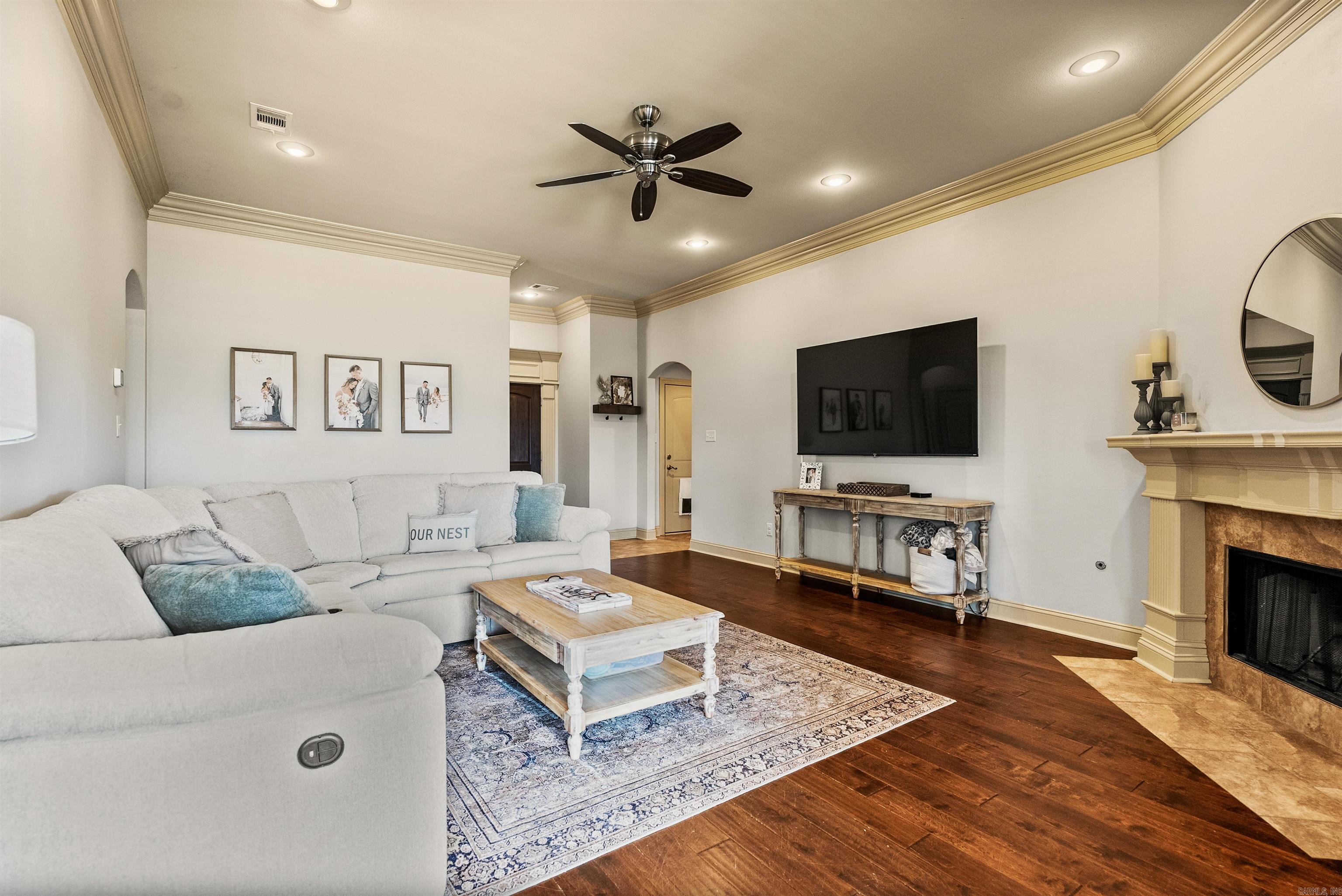 COUNTRY CLUB OF ARK THE - Residential