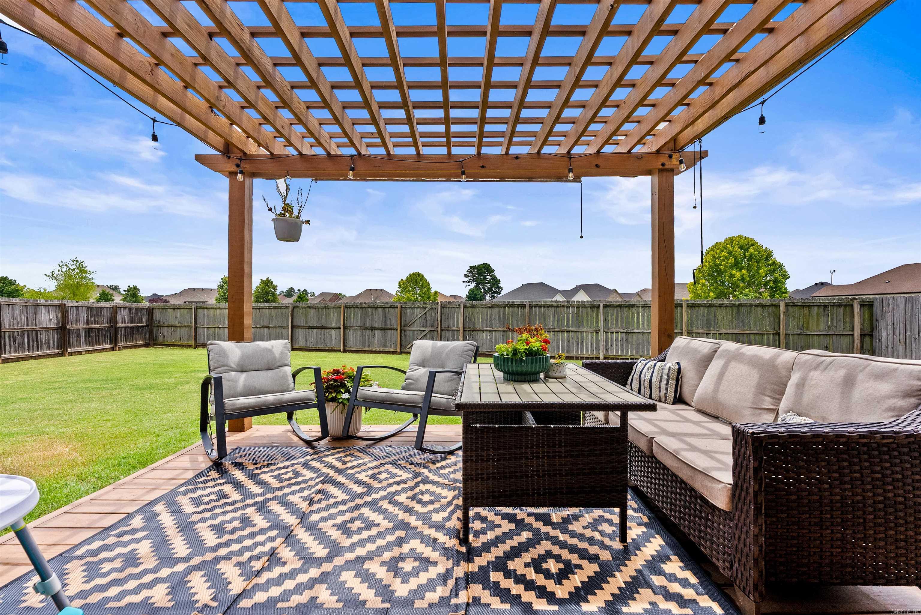 COUNTRY CLUB OF ARK THE - Residential