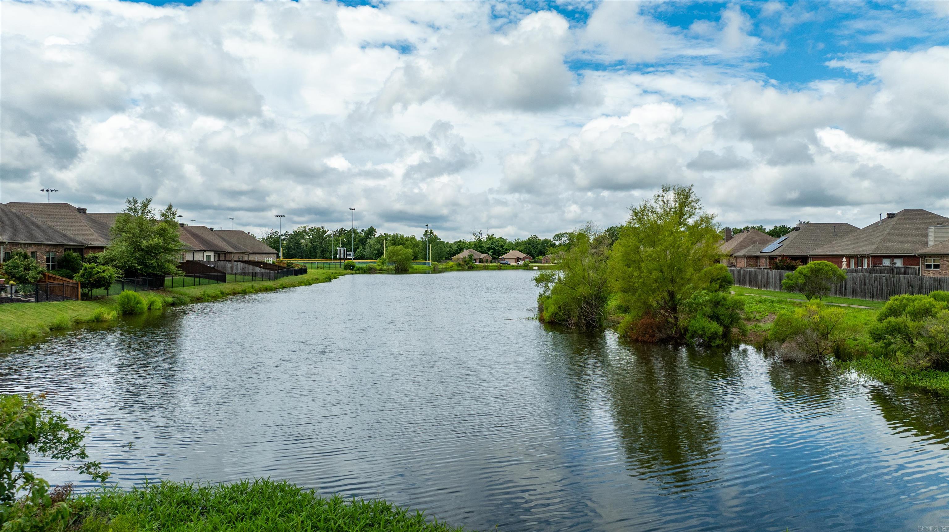 COUNTRY CLUB OF ARK THE - Residential