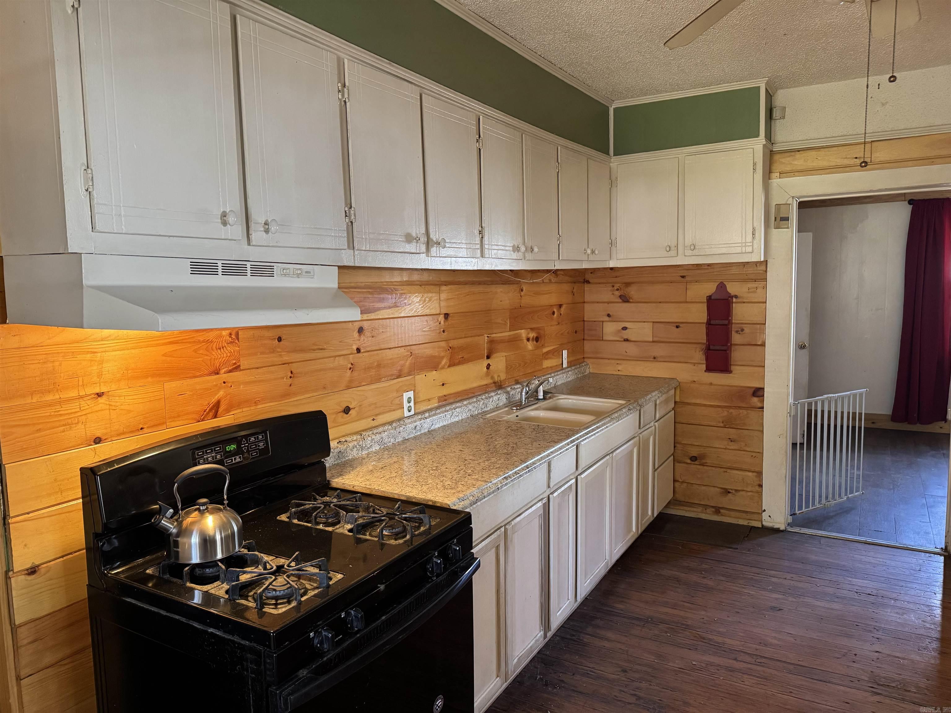 HOLFORD ADDN - Residential