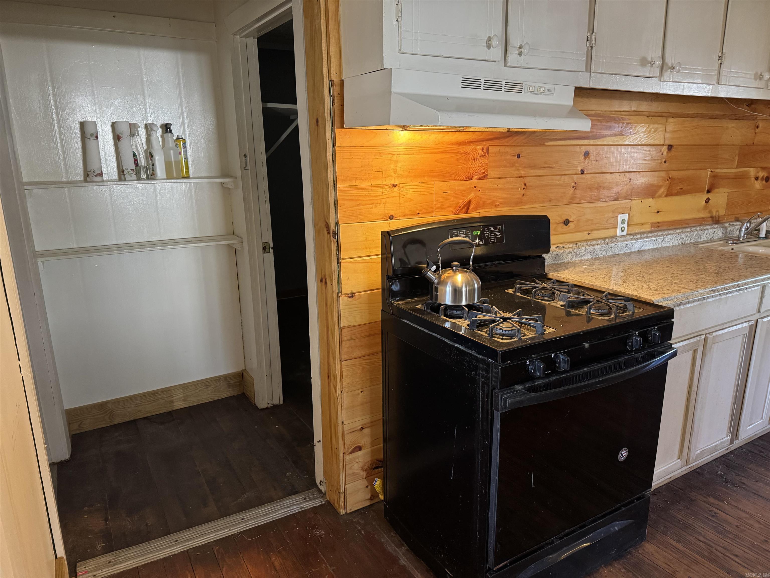 HOLFORD ADDN - Residential