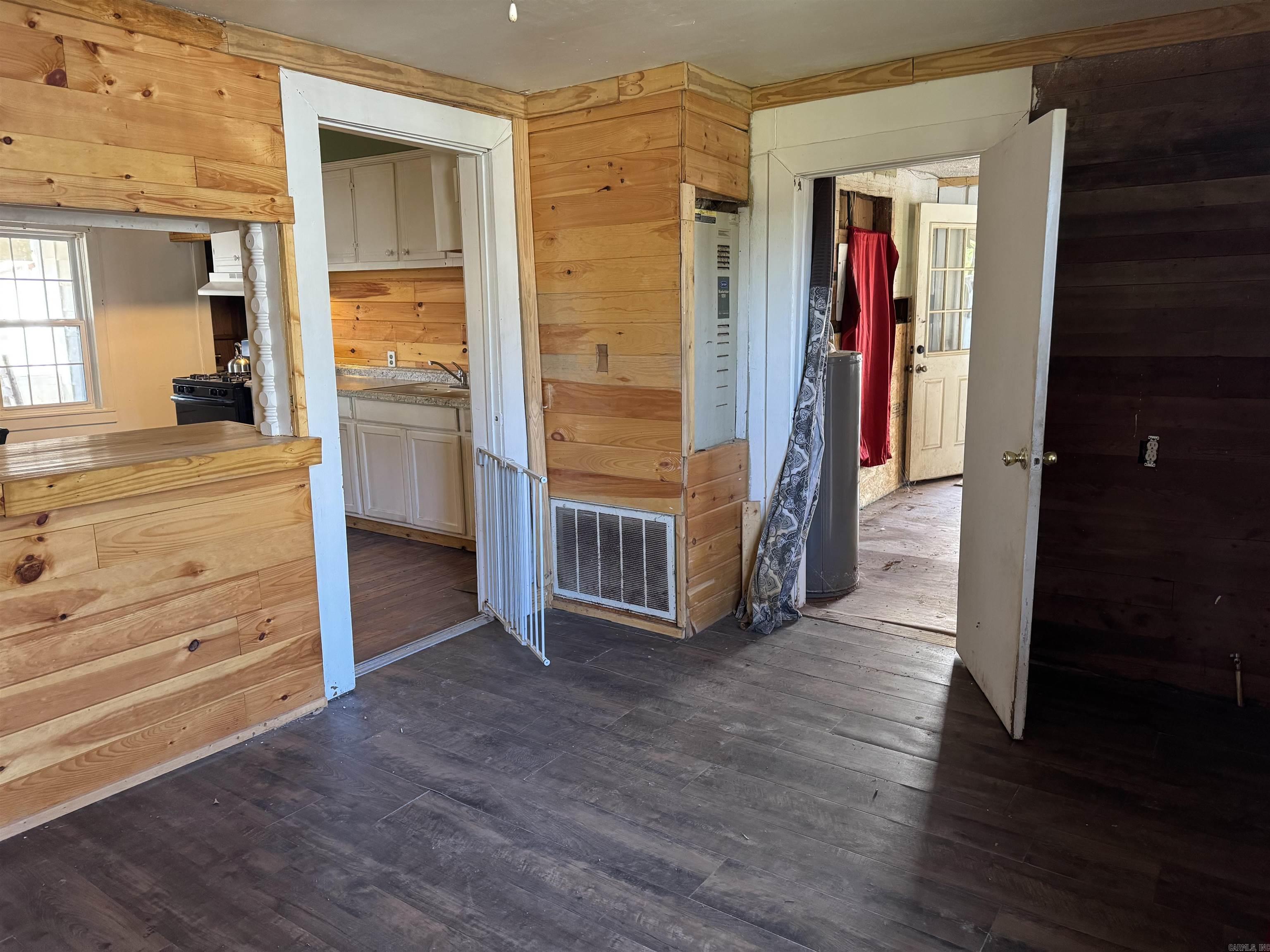 HOLFORD ADDN - Residential