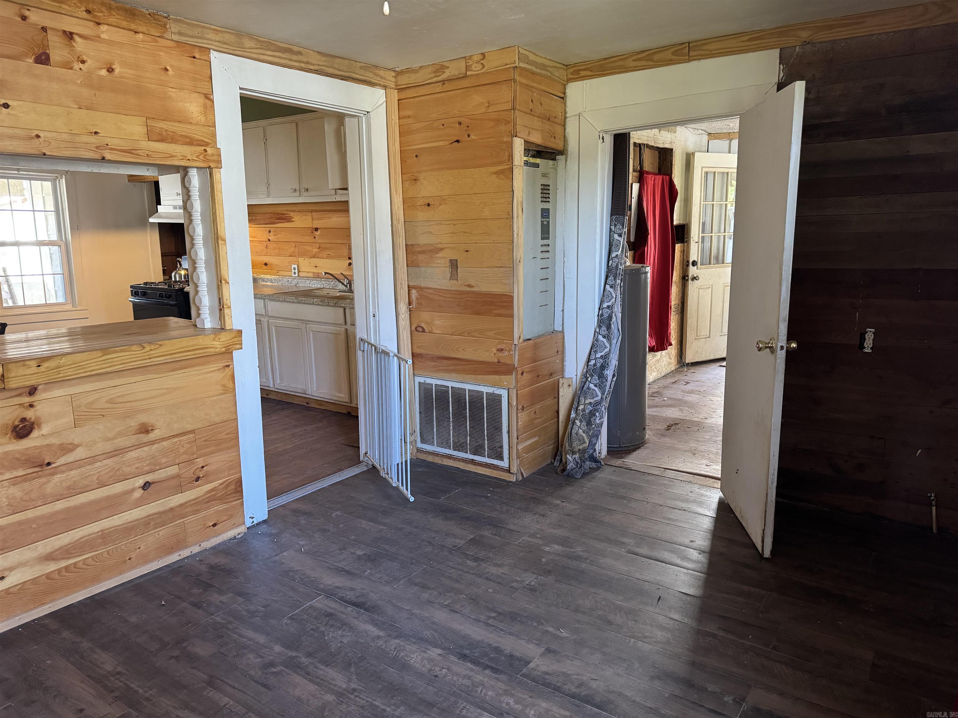HOLFORD ADDN - Residential