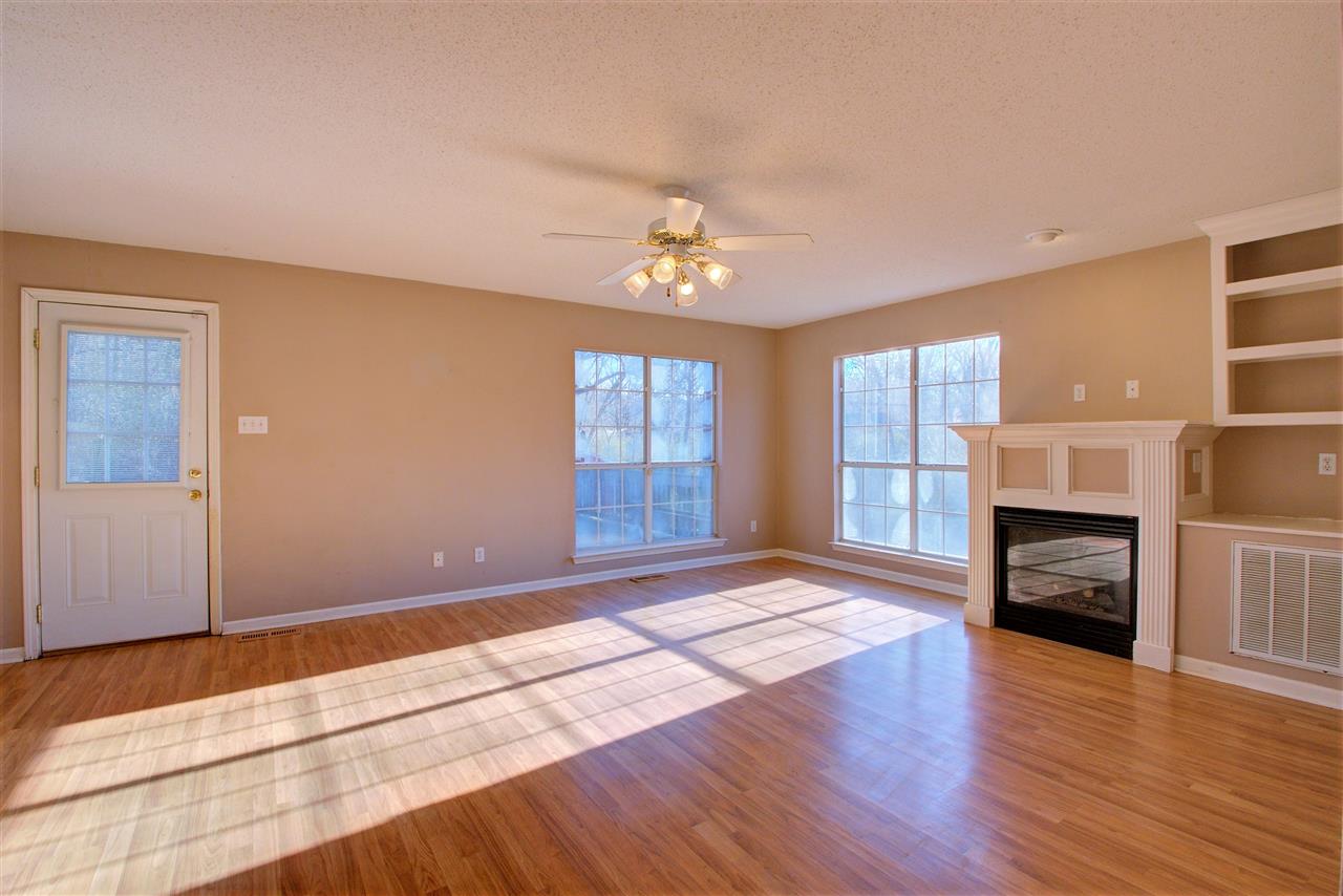 WOODLAND HILLS ESTATES - Residential