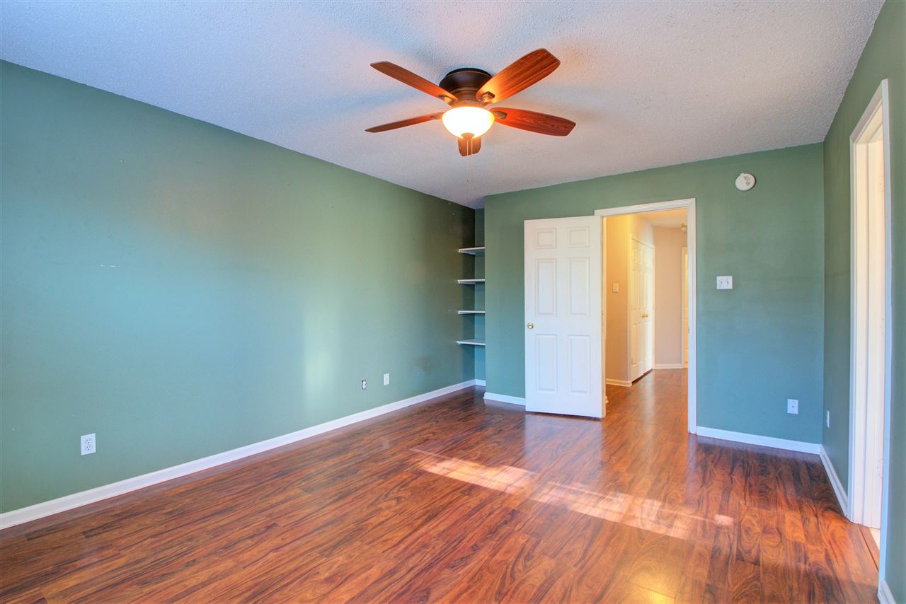 WOODLAND HILLS ESTATES - Residential