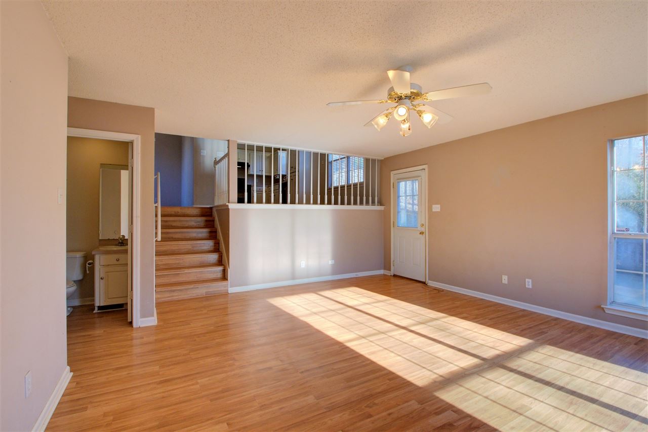 WOODLAND HILLS ESTATES - Residential