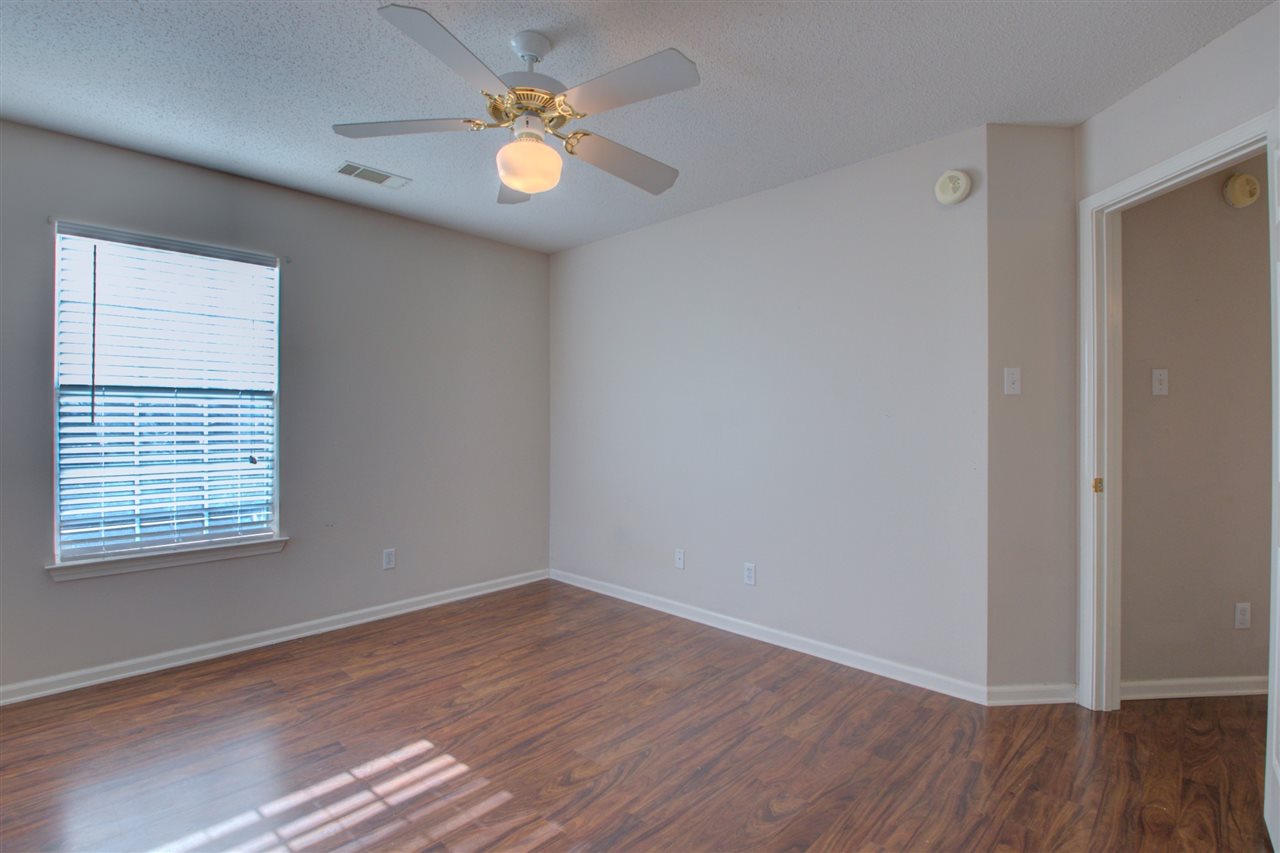WOODLAND HILLS ESTATES - Residential
