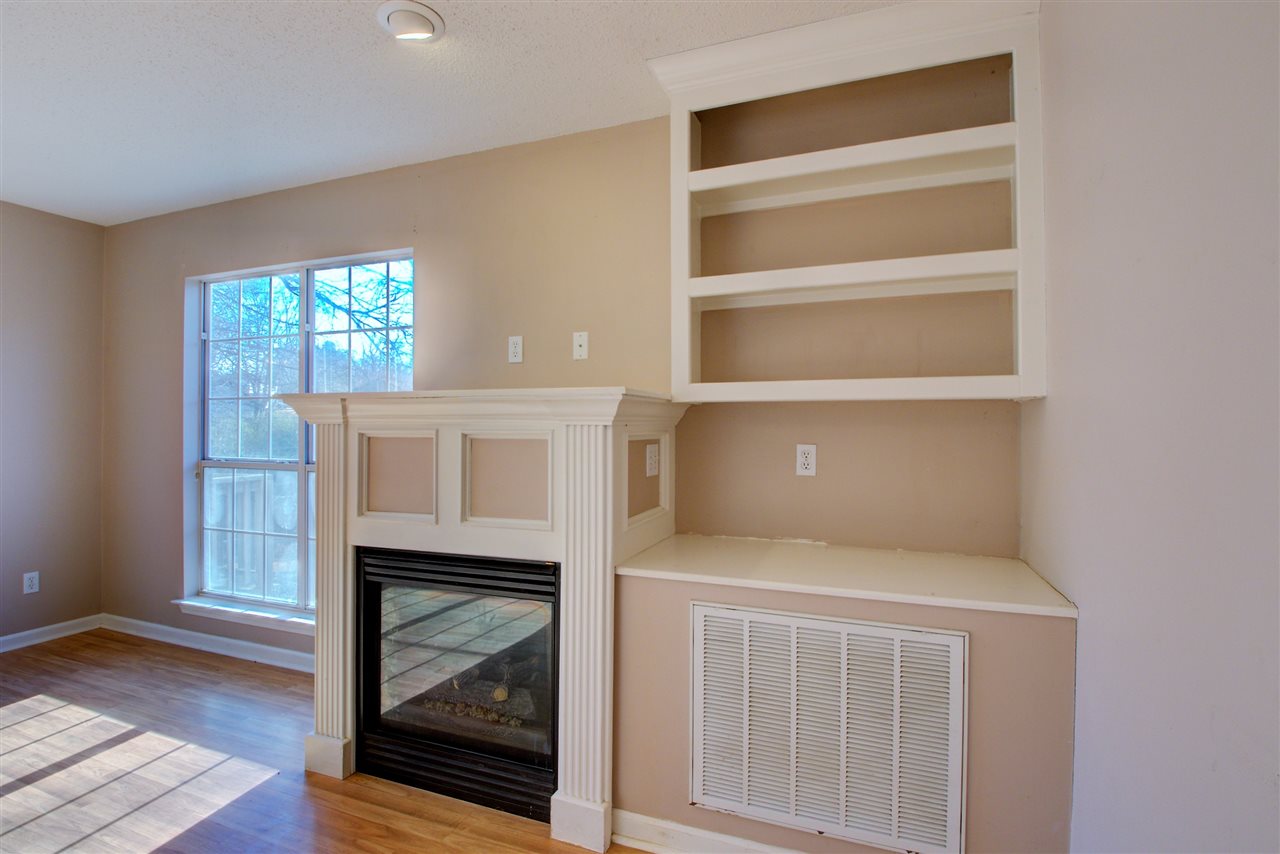 WOODLAND HILLS ESTATES - Residential