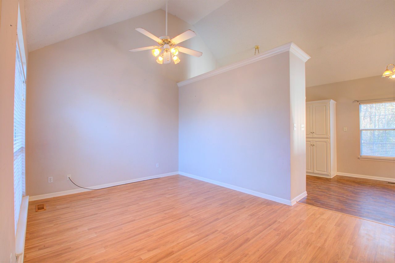 WOODLAND HILLS ESTATES - Residential