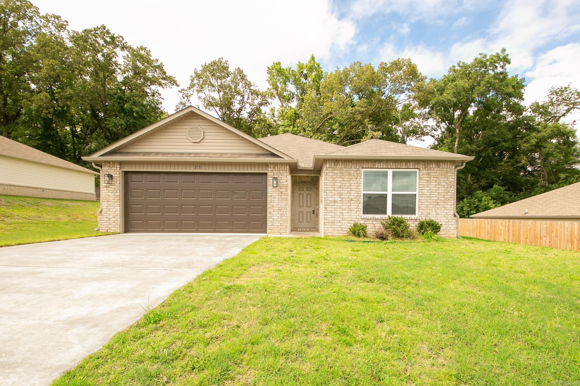 OAKLAND GROVE ESTATES - Residential