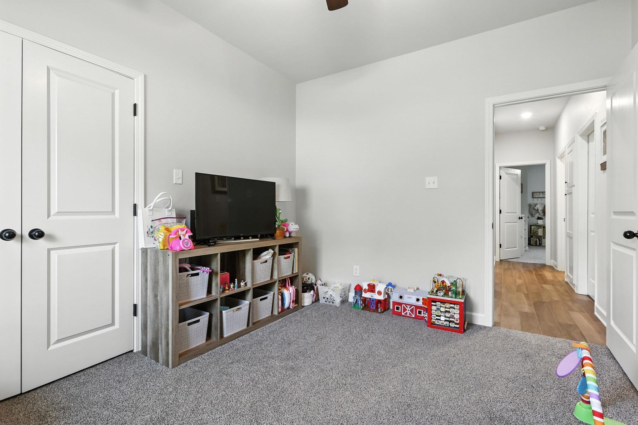 HIDDEN VALLEY ESTATES - Residential