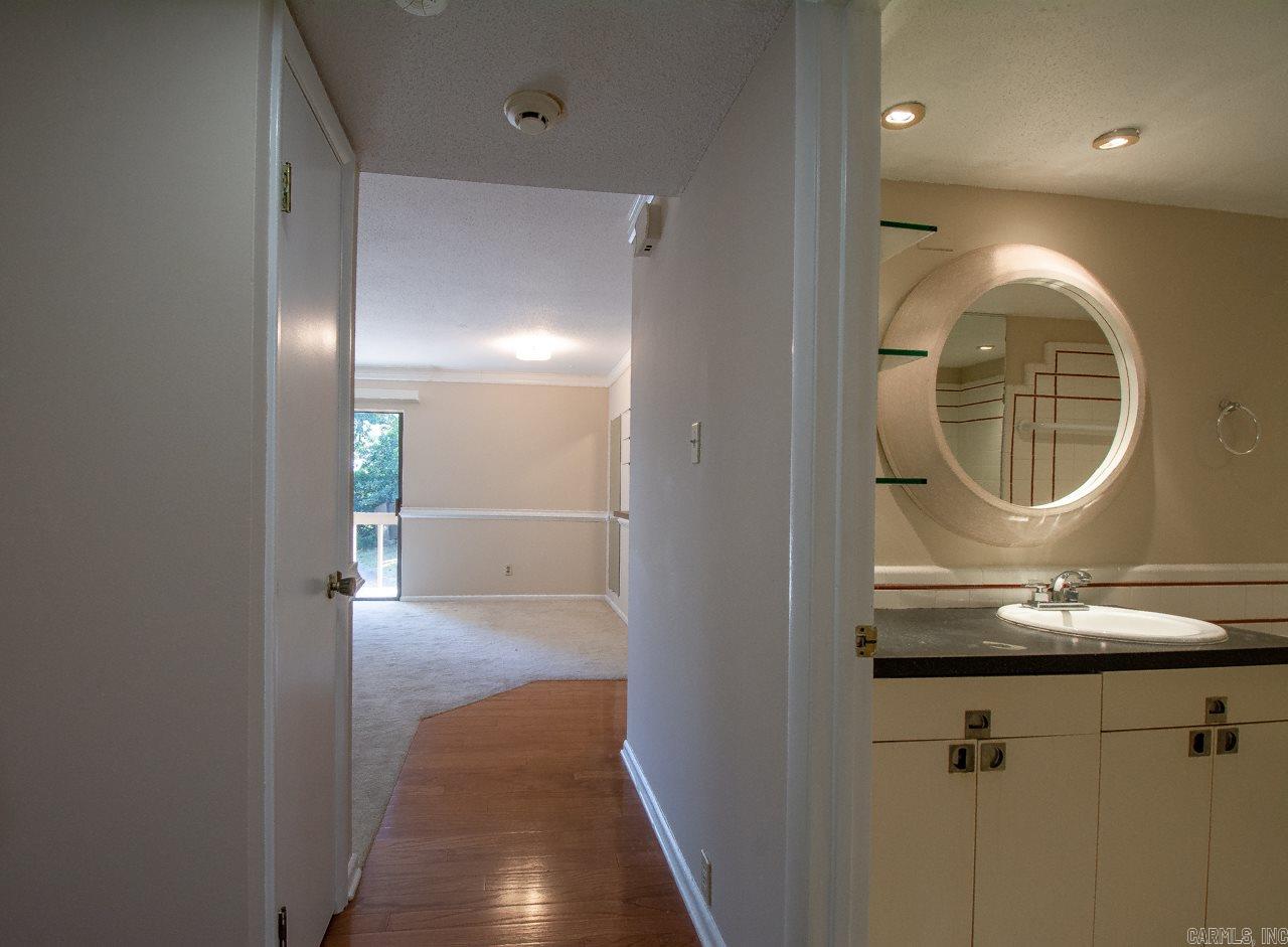 FOREST HILL COND - Residential
