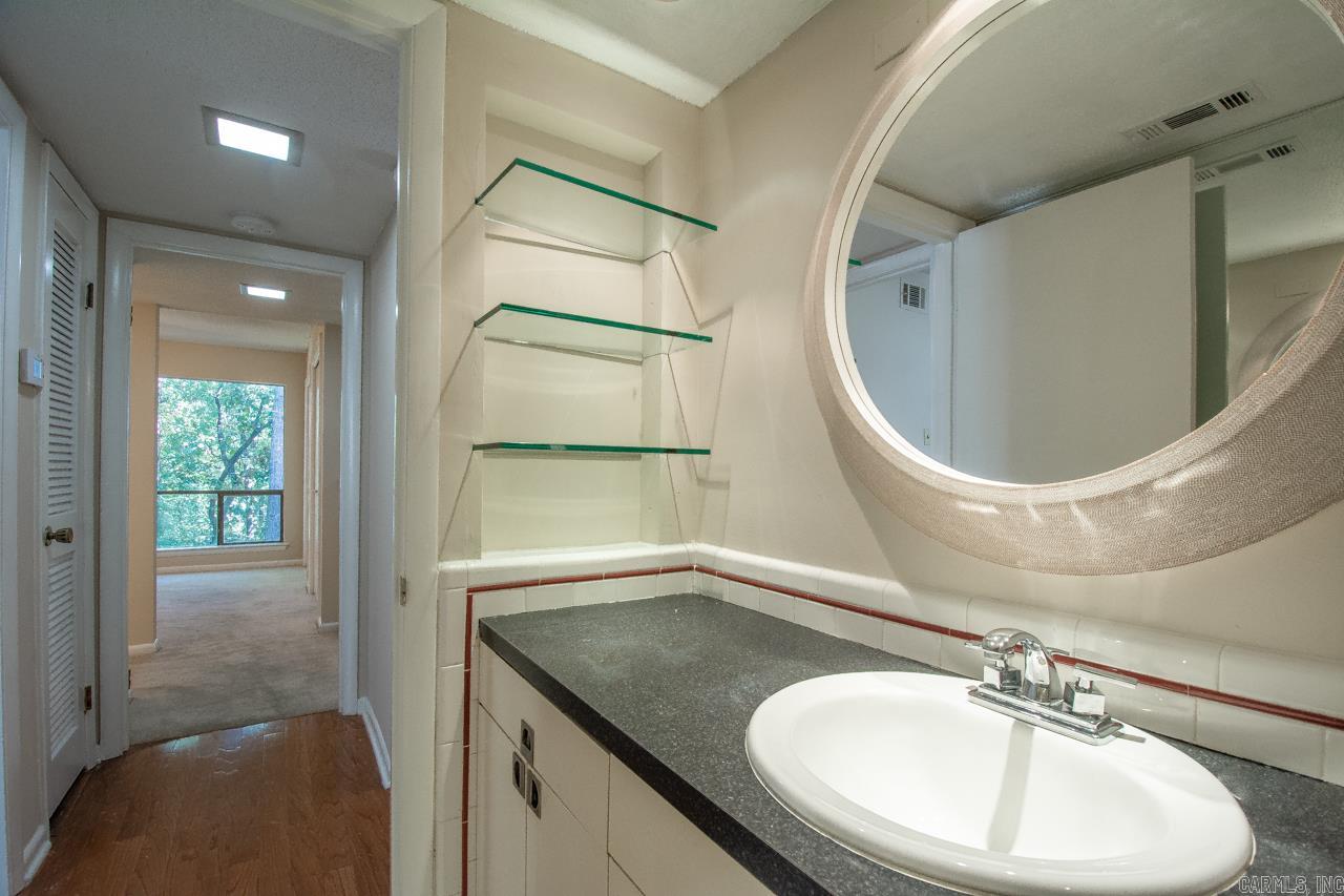 FOREST HILL COND - Residential