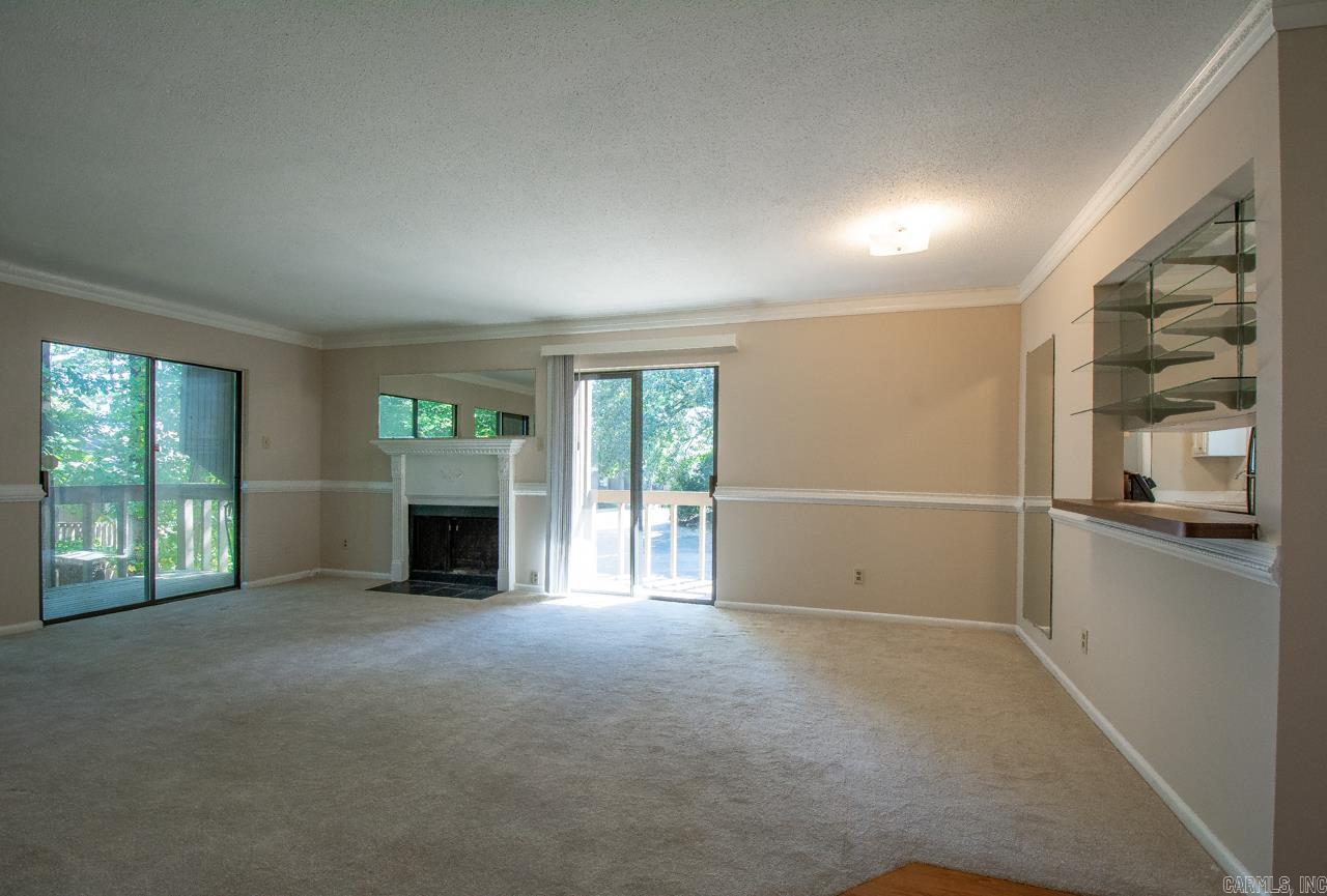FOREST HILL COND - Residential