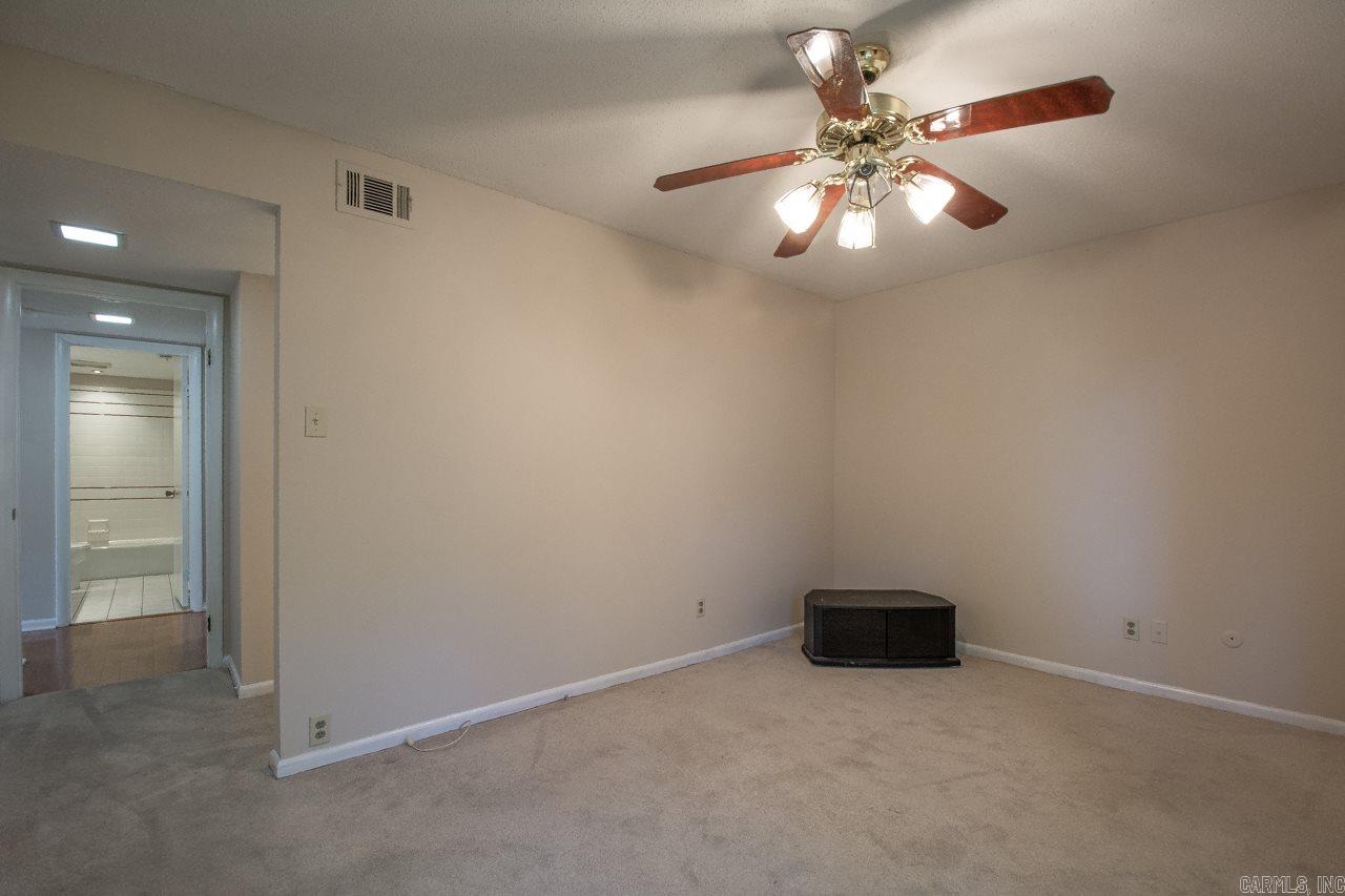 FOREST HILL COND - Residential