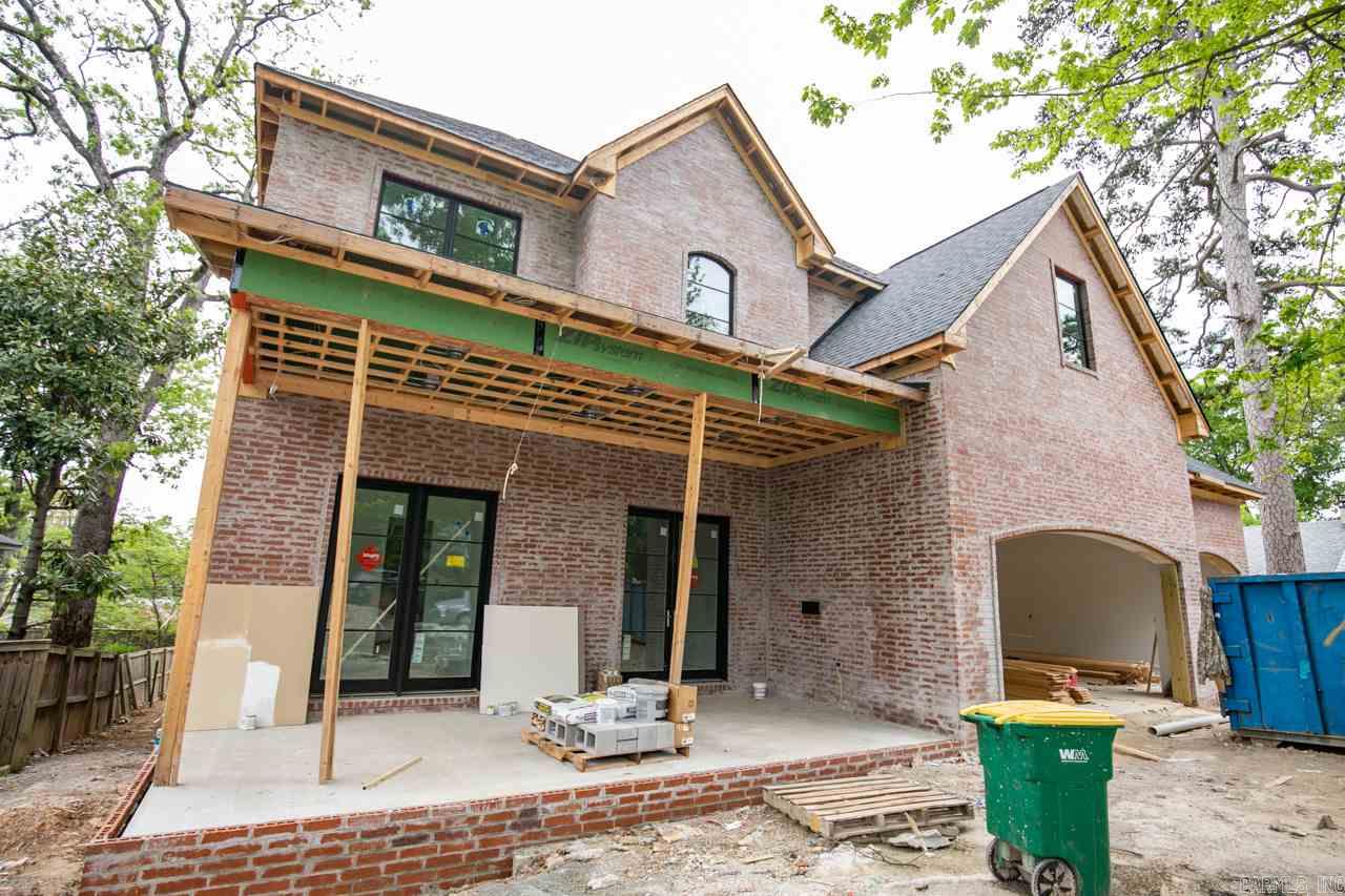 Beautiful new construction in the Heights!  Fantastic floor plan with open kitchen and family living.  Great room with fireplace flows out to Wonderful covered terrace. Luxurious master suite.  Additional guest suite on the main level.  2 additional full guest suites up with large game room.