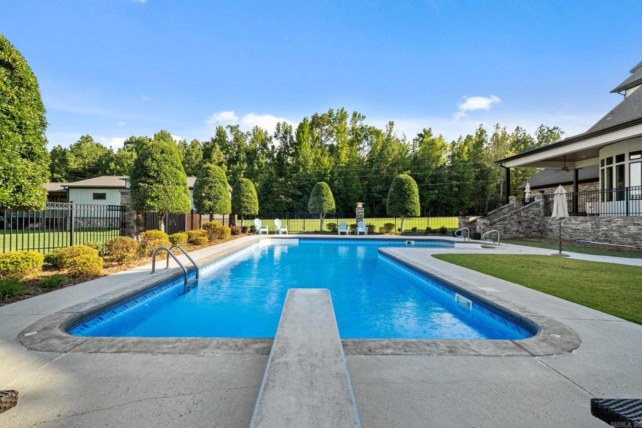 THE HILLS - Residential