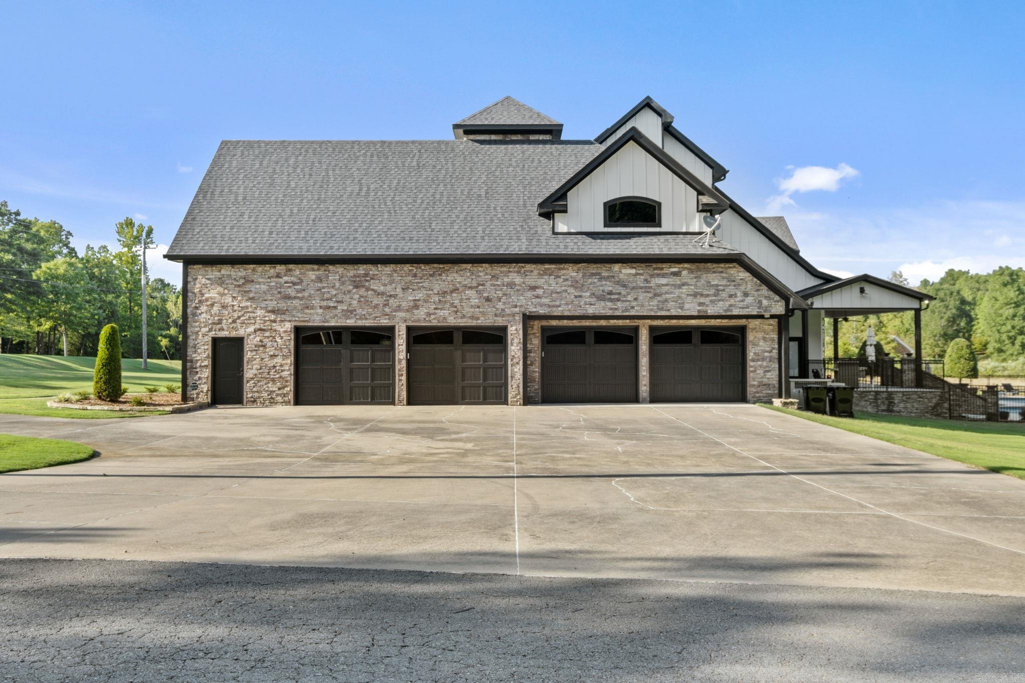 THE HILLS - Residential