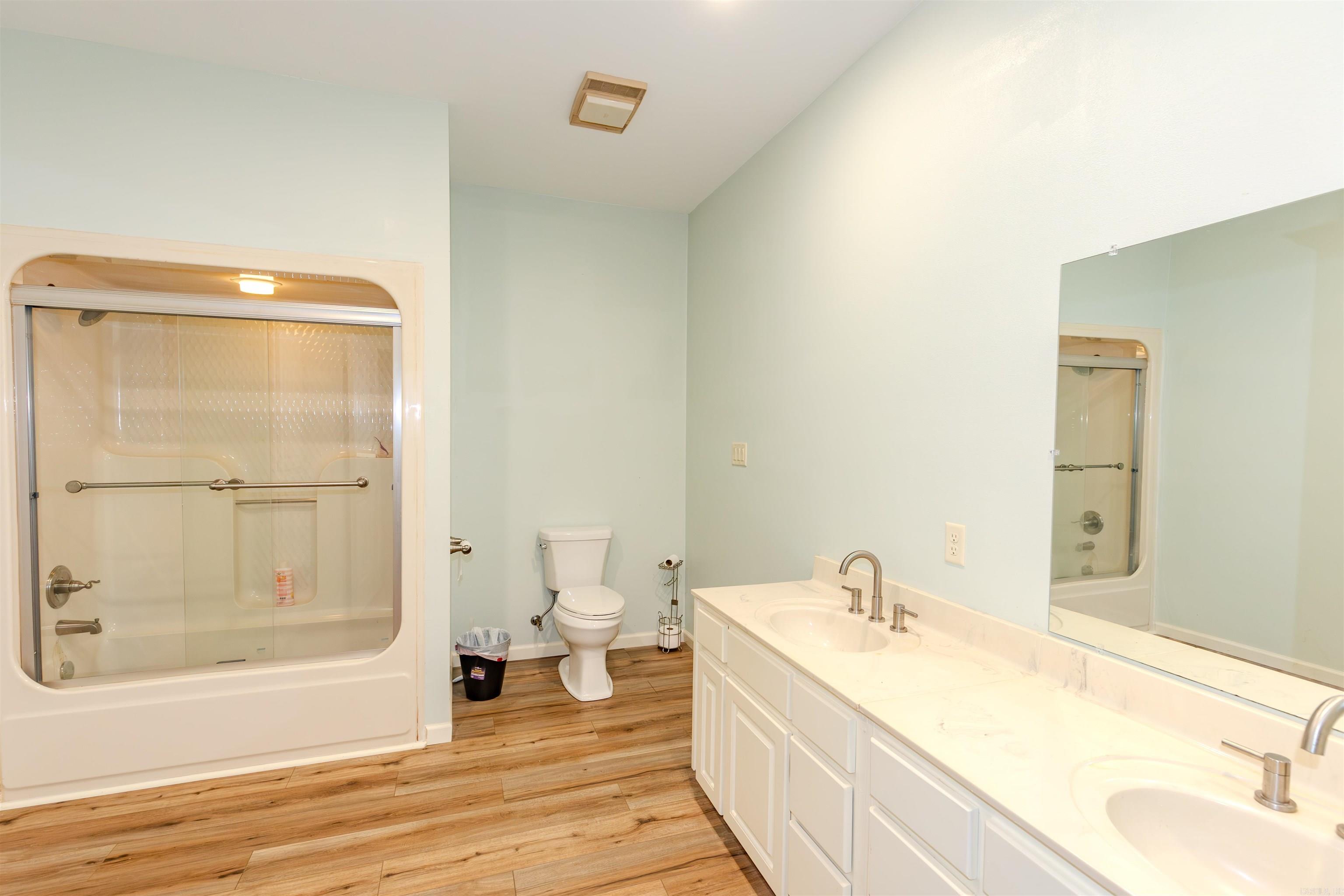 MOLERS LAKESIDE - Residential
